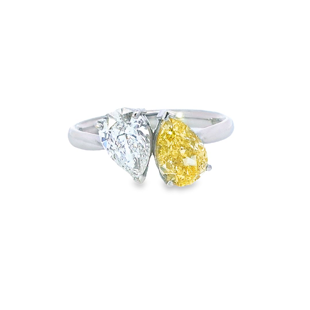 GIA Diamond Toi et Moi Ring Set In Platinum