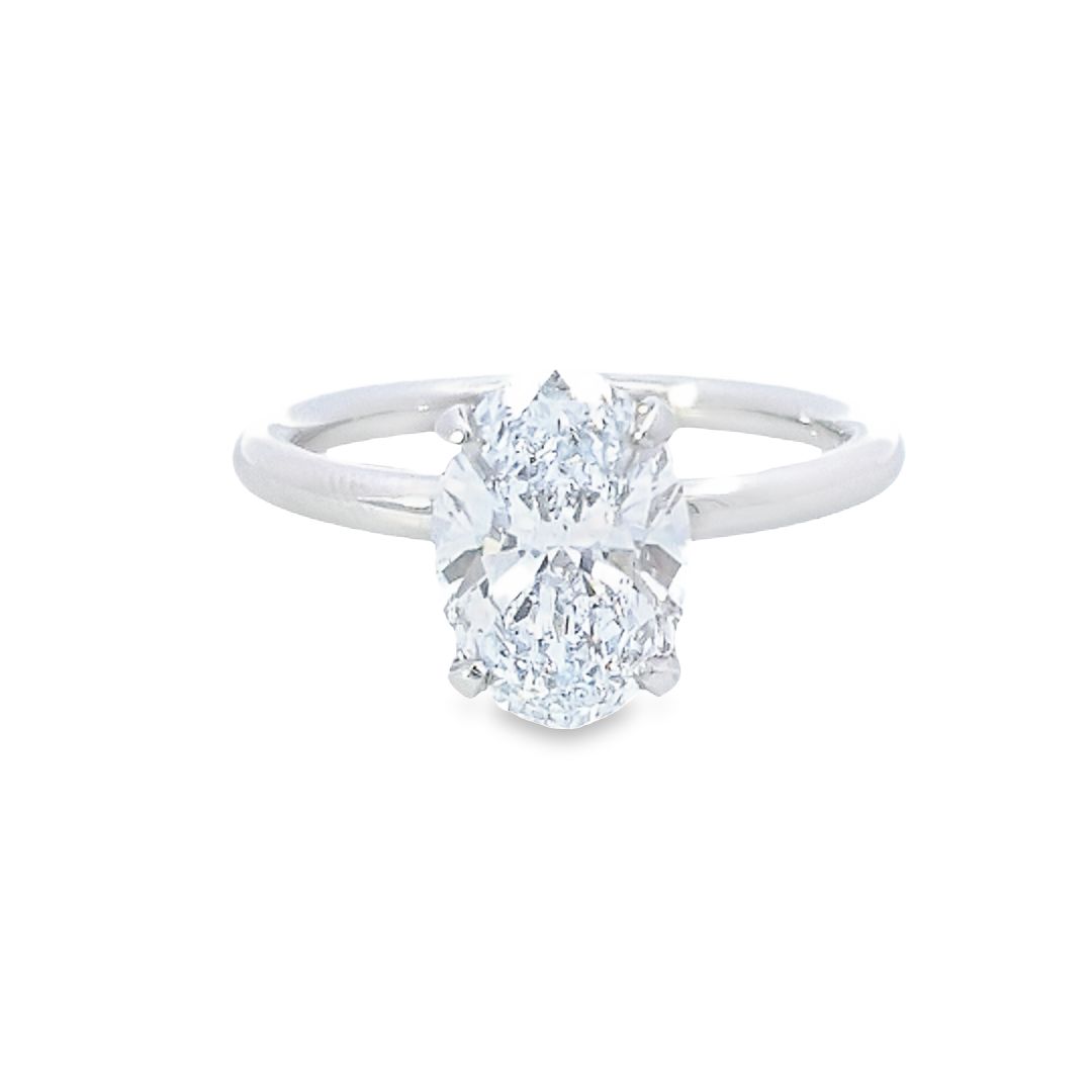 IGI 2.02ct E /SI1 LAB Diamond Oval Shape Solitaire Set In Platinum
