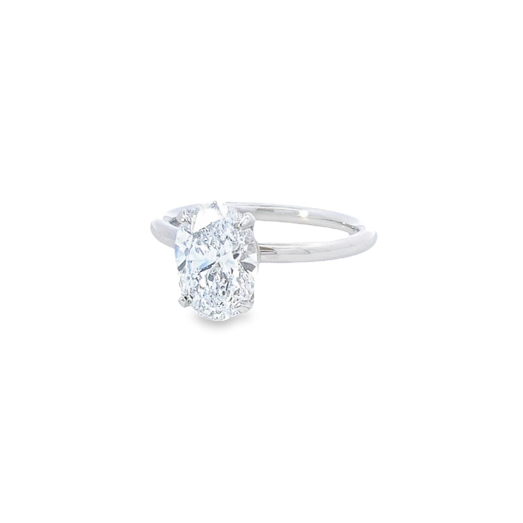 IGI 2.02ct E /SI1 LAB Diamond Oval Shape Solitaire Set In Platinum