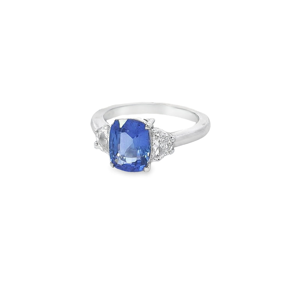 Gubelin Certified 2.71ct Sapphire (No Heat) & Diamond Ring