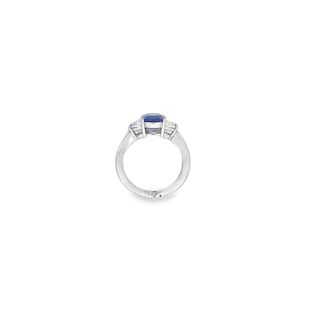Gubelin Certified 2.71ct Sapphire (No Heat) & Diamond Ring
