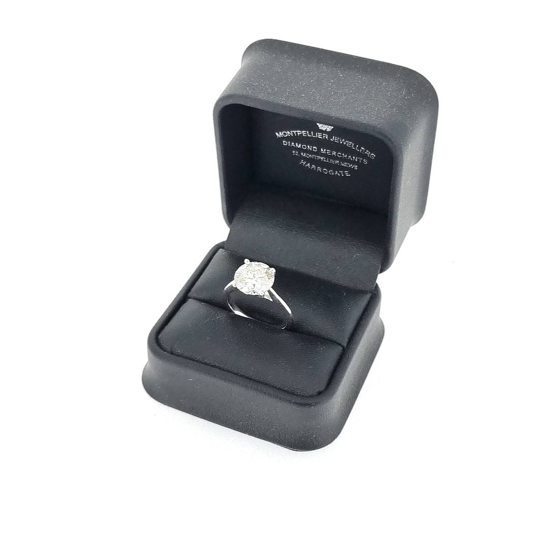 6.01ct H/I1 Round Brilliant Cut Diamond Solitaire set in Platinum - Montpellier Jewellers