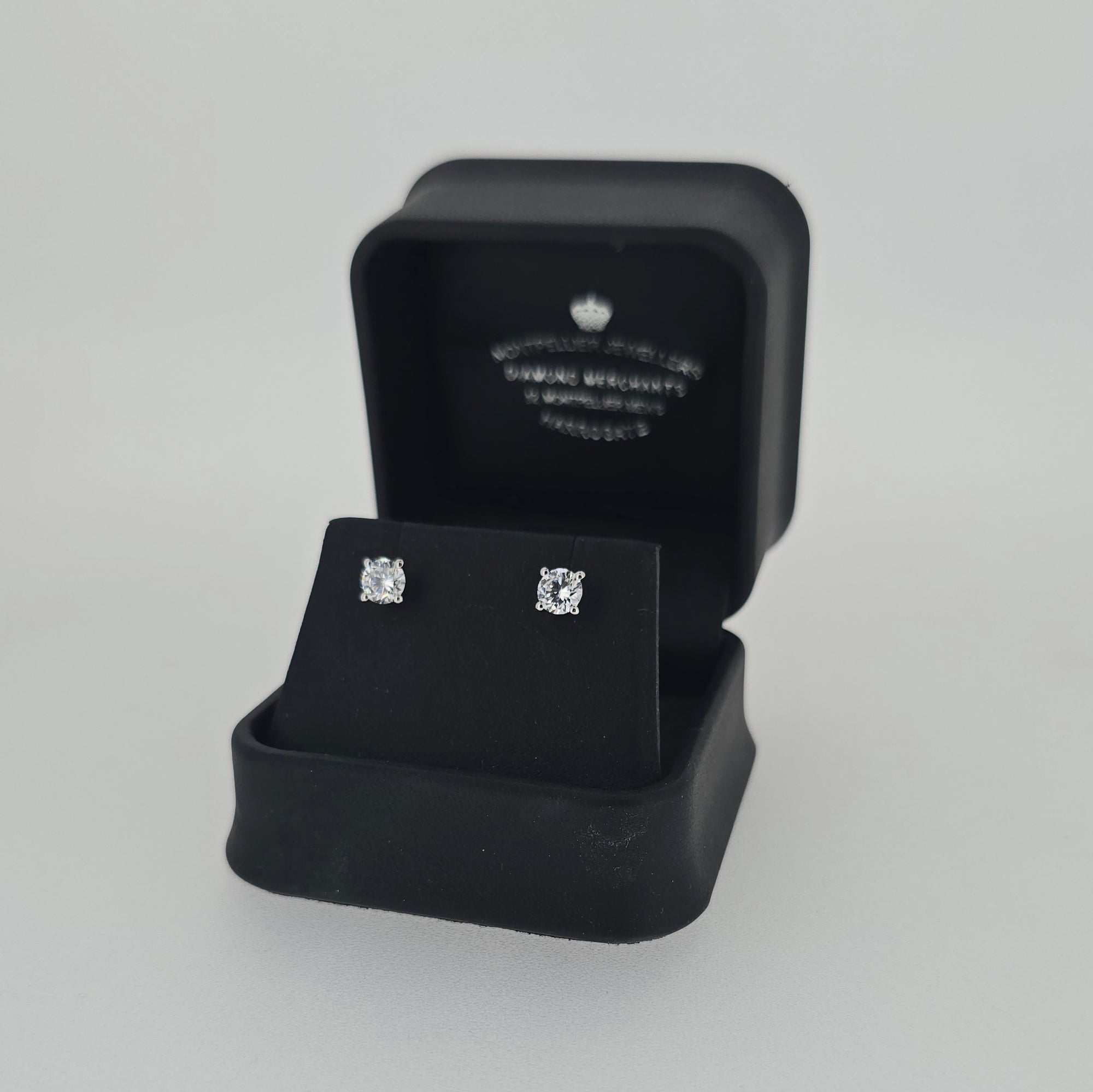 1.00ct F/VS LAB Diamond Stud Earrings Set In 9ct White Gold