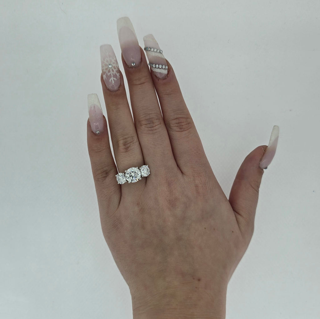 5.61ct F/VS1 Round Brilliant Cut LAB Diamond 3 Stone Ring Set in White Gold
