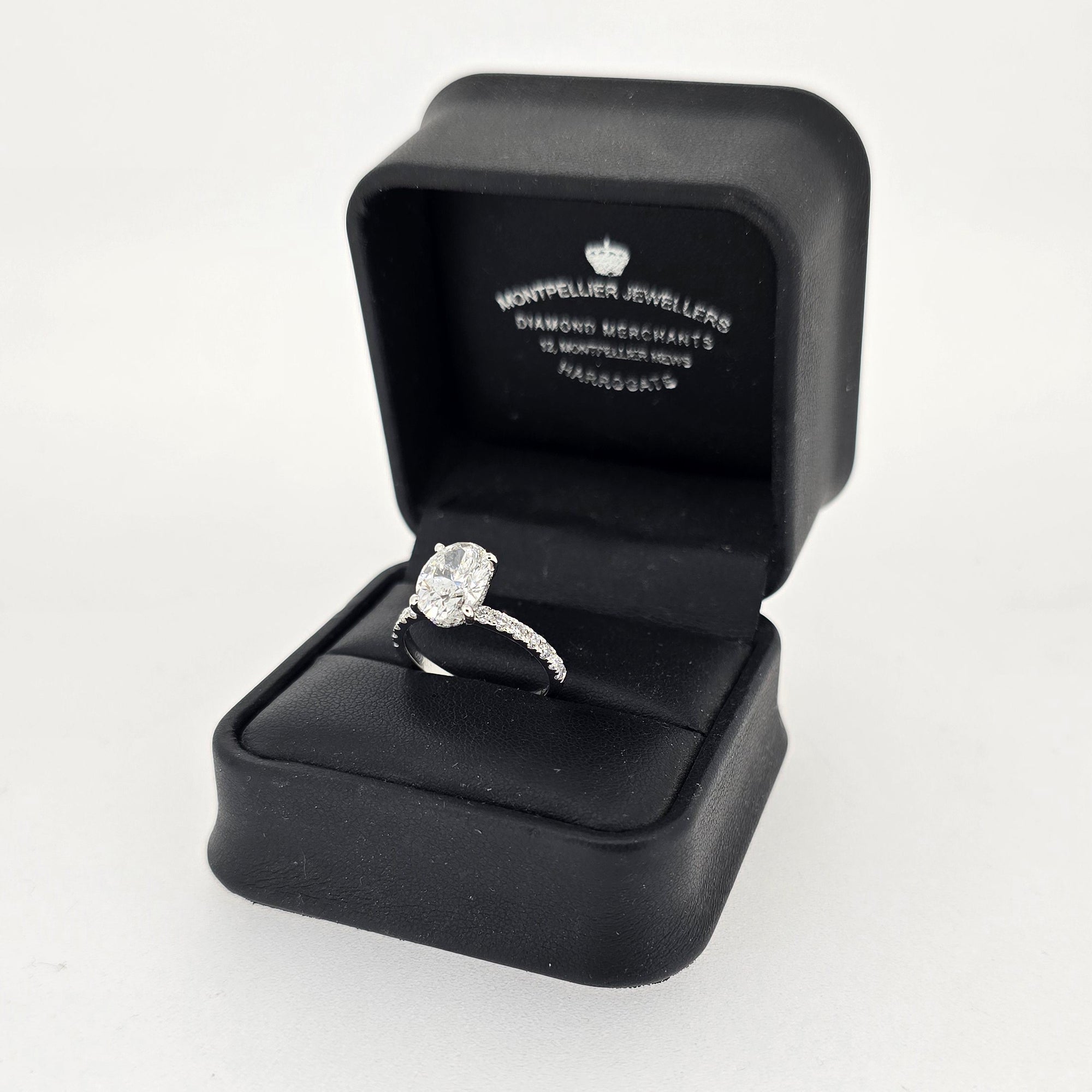IGI 2.01ct D/VS2 Oval Shape LAB Diamond Ring with Diamond Shoulders set in Platinum - Montpellier Jewellers