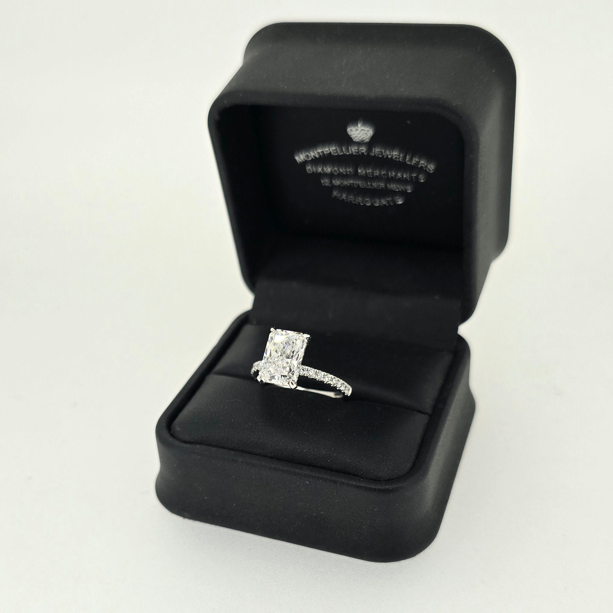 IGI 3.02ct D/VS1 Radiant Cut LAB Diamond Solitaire set in Platinum with Diamond Shoulders - Montpellier Jewellers