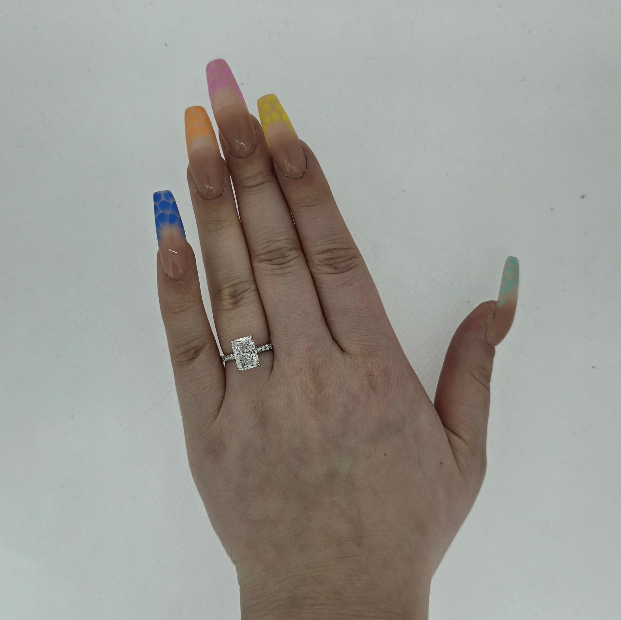 IGI 3.02ct D/VS1 Radiant Cut LAB Diamond Solitaire set in Platinum with Diamond Shoulders - Montpellier Jewellers