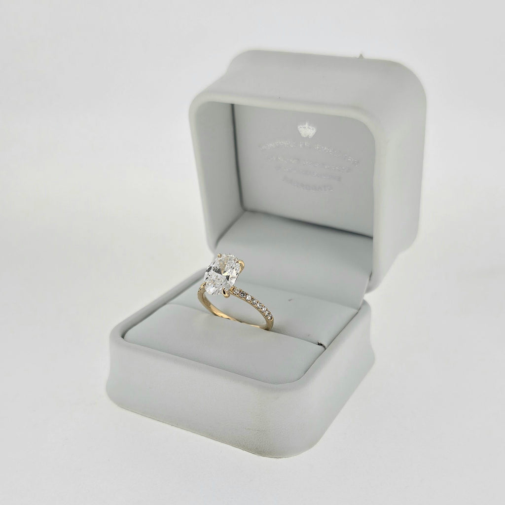 IGI 2.53ct D/VS1 Oval Cut LAB Diamond Ring with Diamond Shoulders & Diamond Set Claws Set in 18ct Yellow Gold