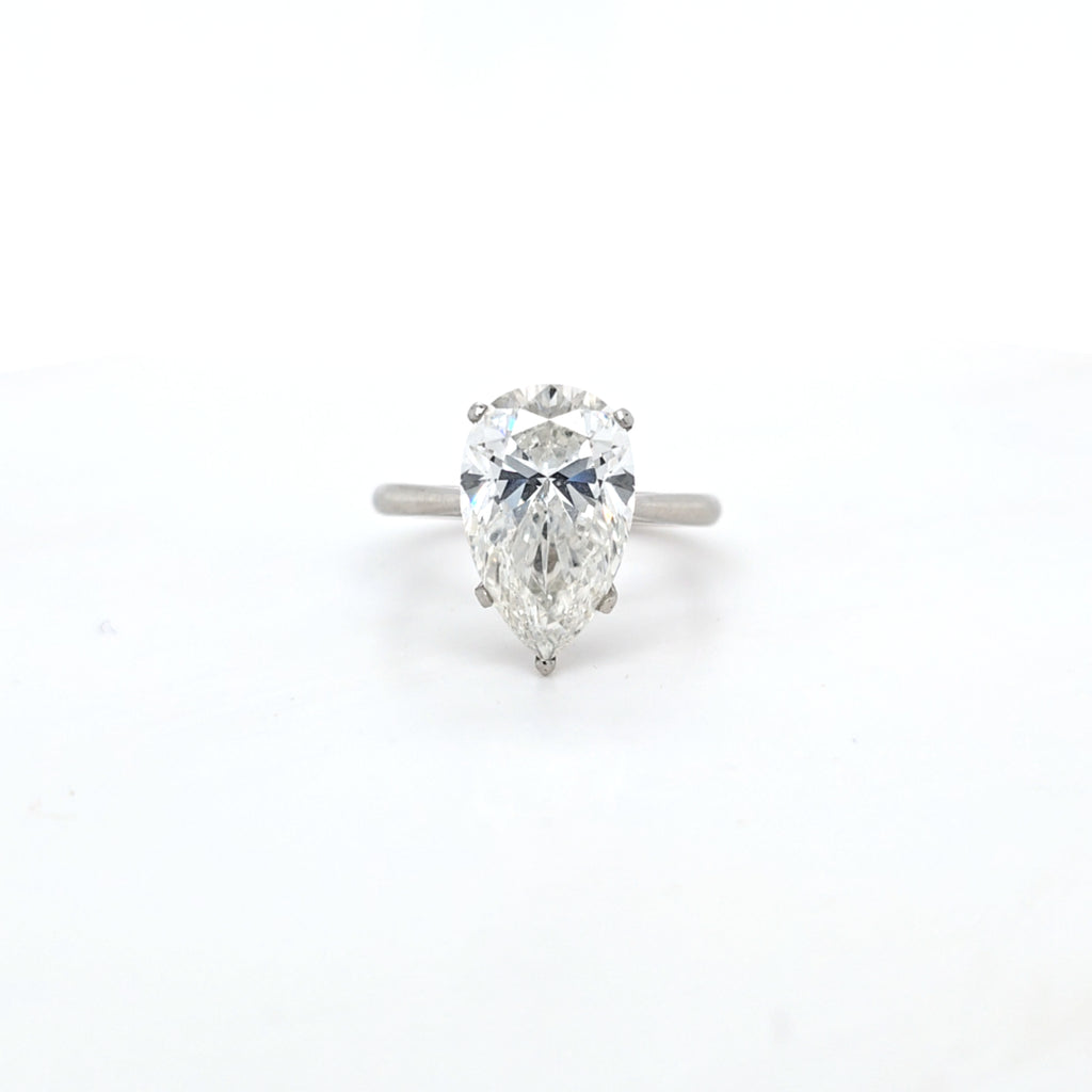 IGI 5.09ct G/VS1 LAB Diamond Pear Shape Solitaire Set In Platinum