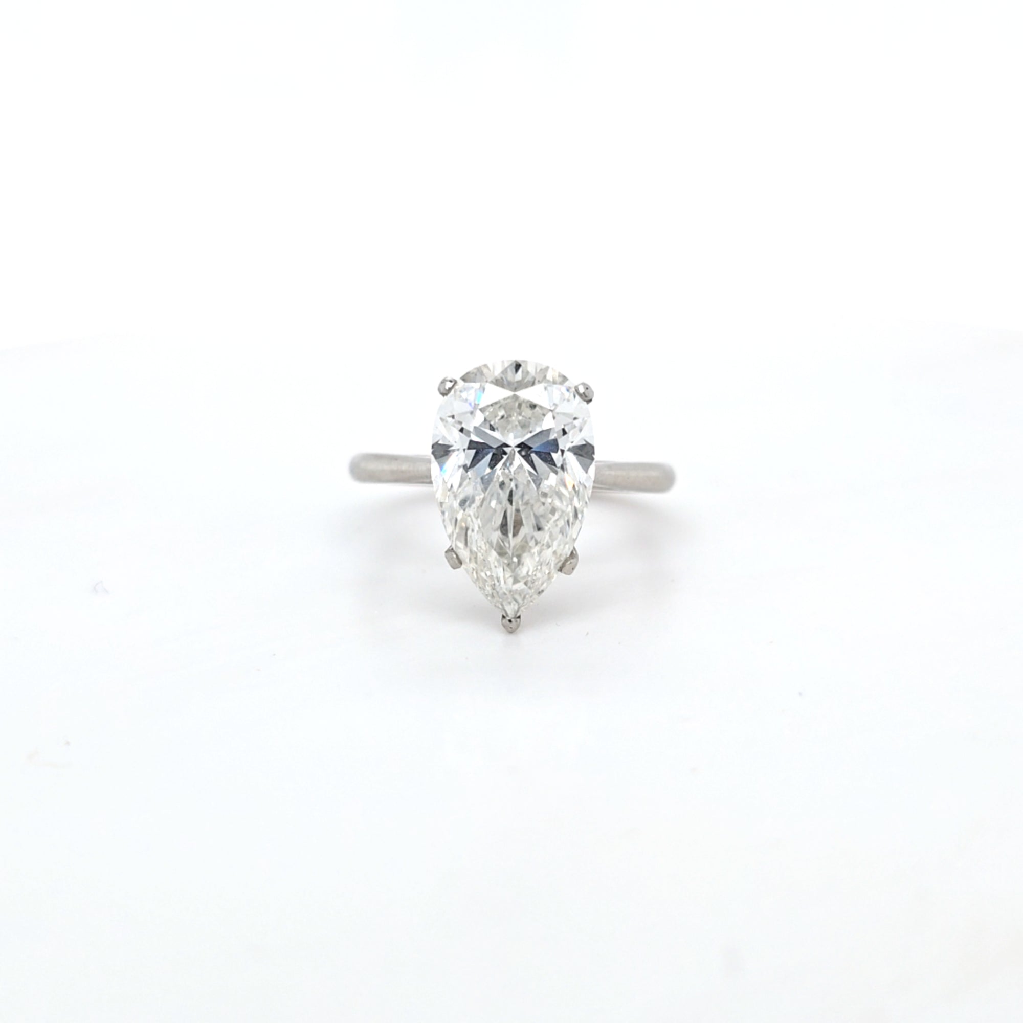 IGI 5.09ct G/VS1 LAB Diamond Pear Shape Solitaire Set In Platinum