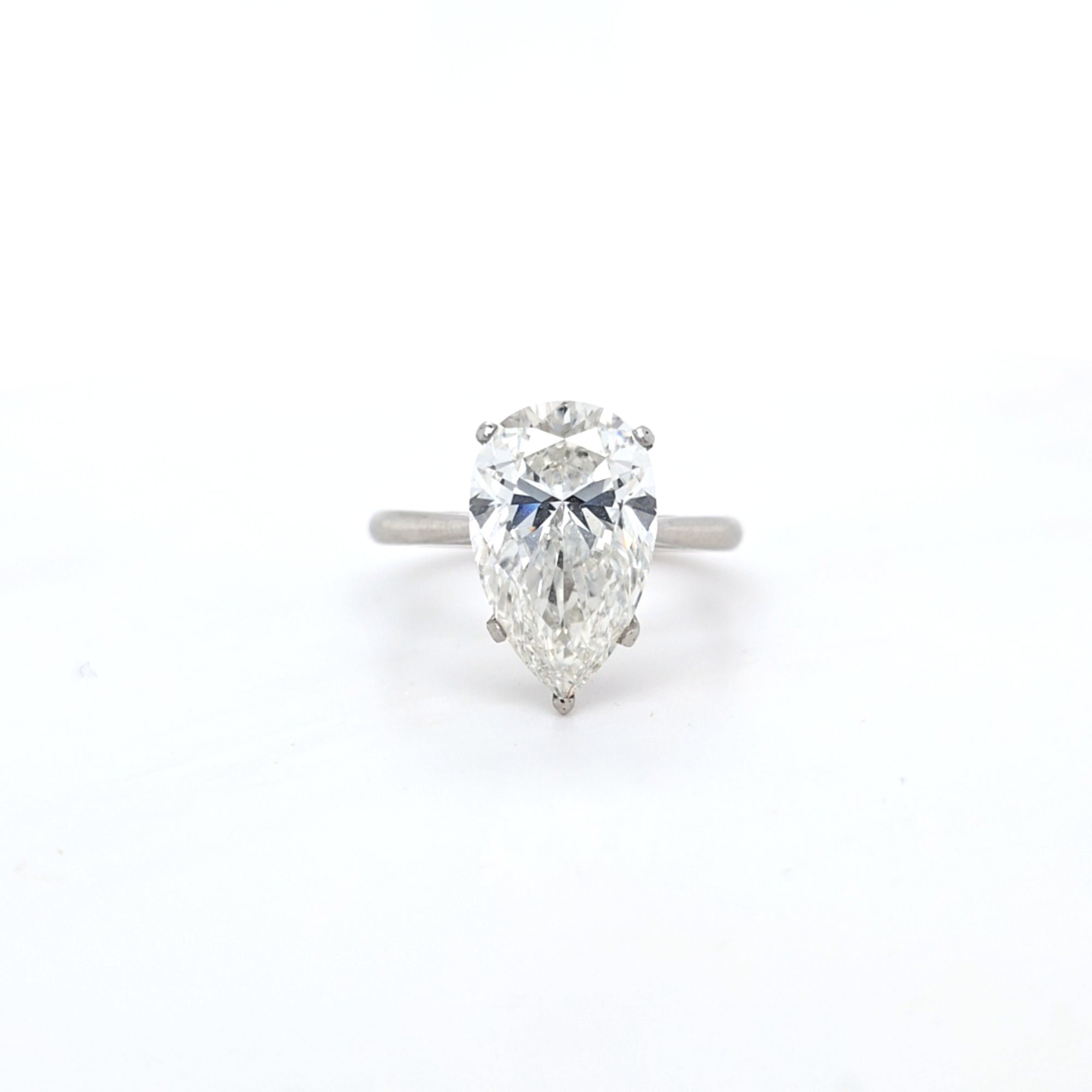 IGI 5.09ct G/VS1 LAB Diamond Pear Shape Solitaire Set In Platinum