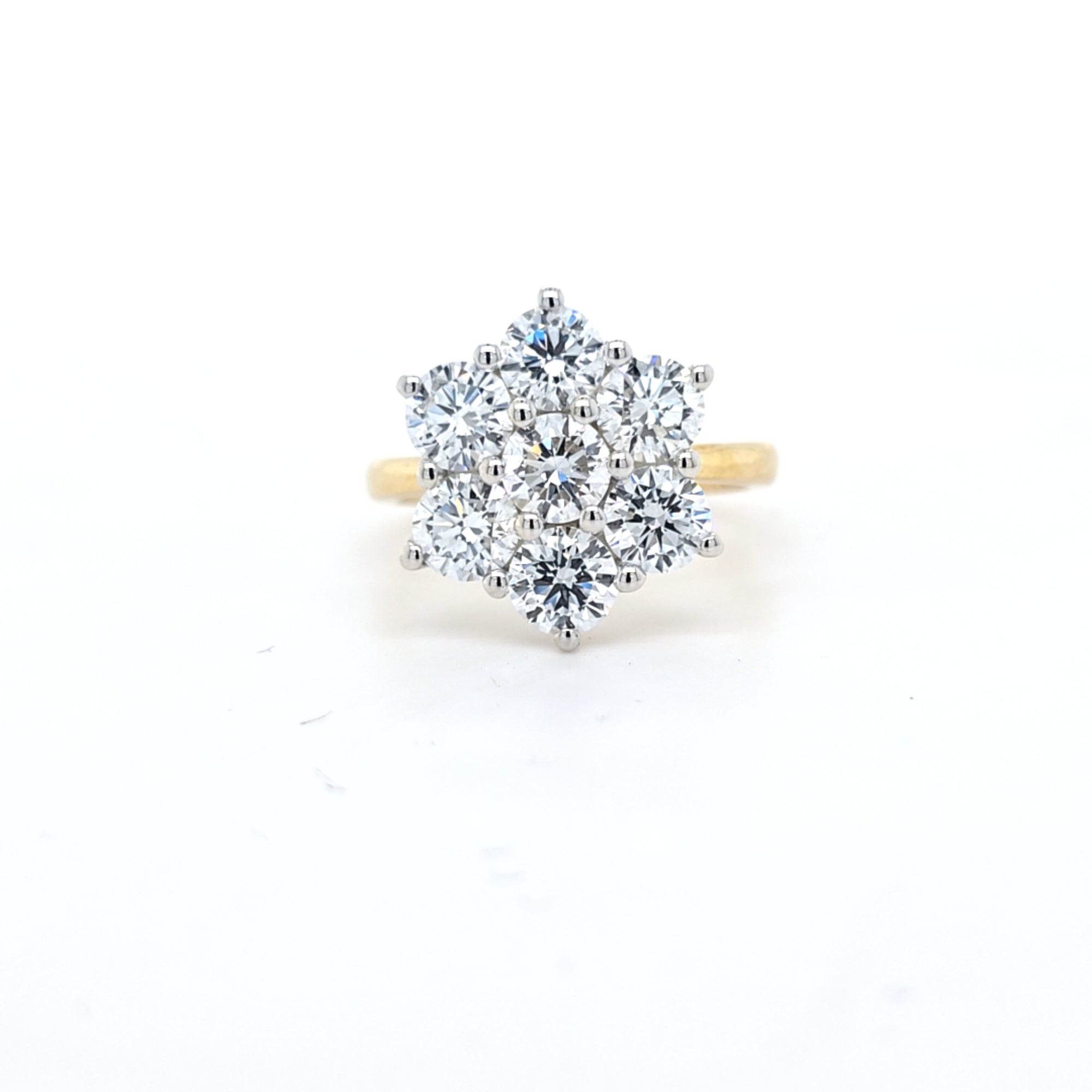 2.89ct LAB Diamond Cluster Ring set in 9ct Gold
