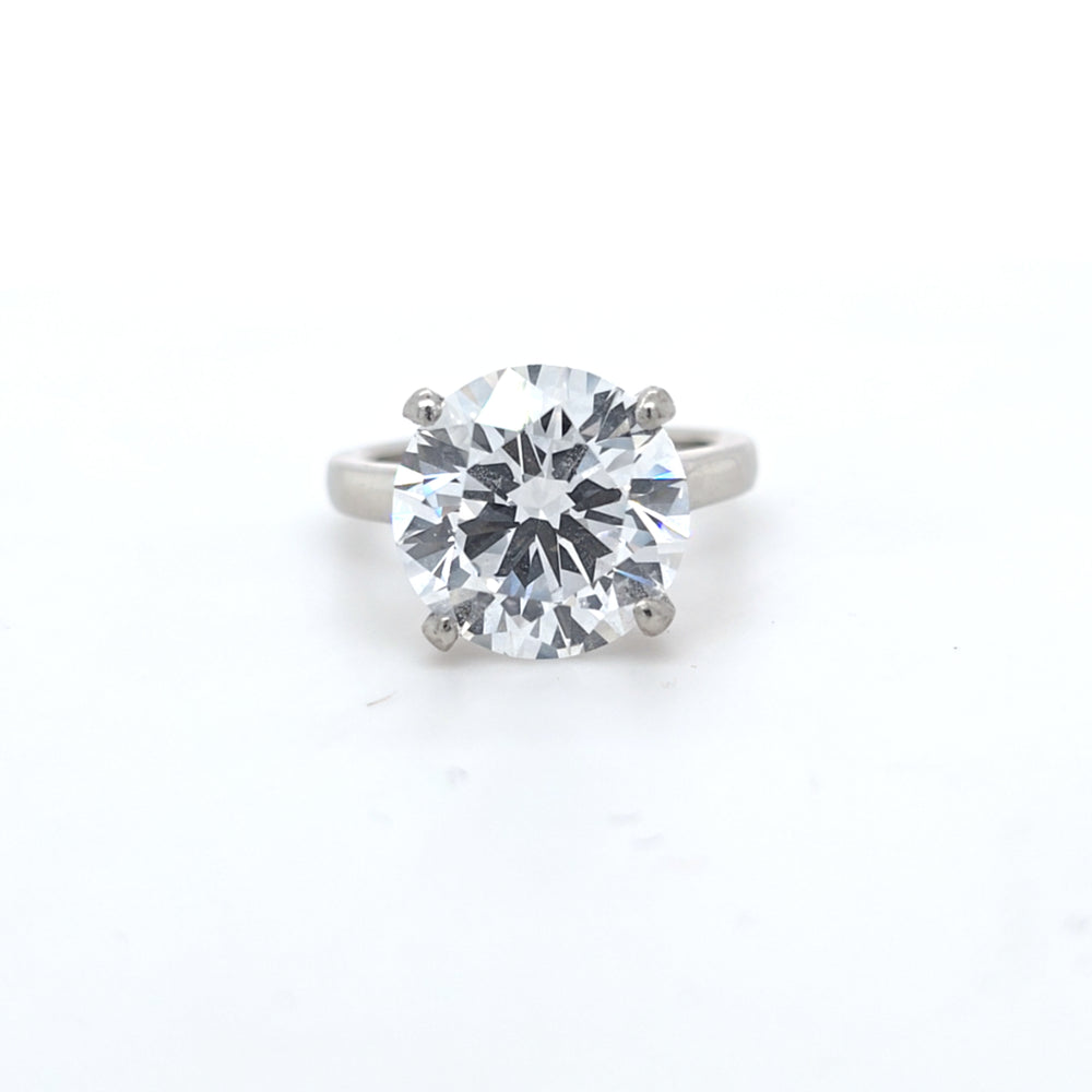 IGI 7.49ct E/VS1 LAB Diamond Solitaire set in Platinum
