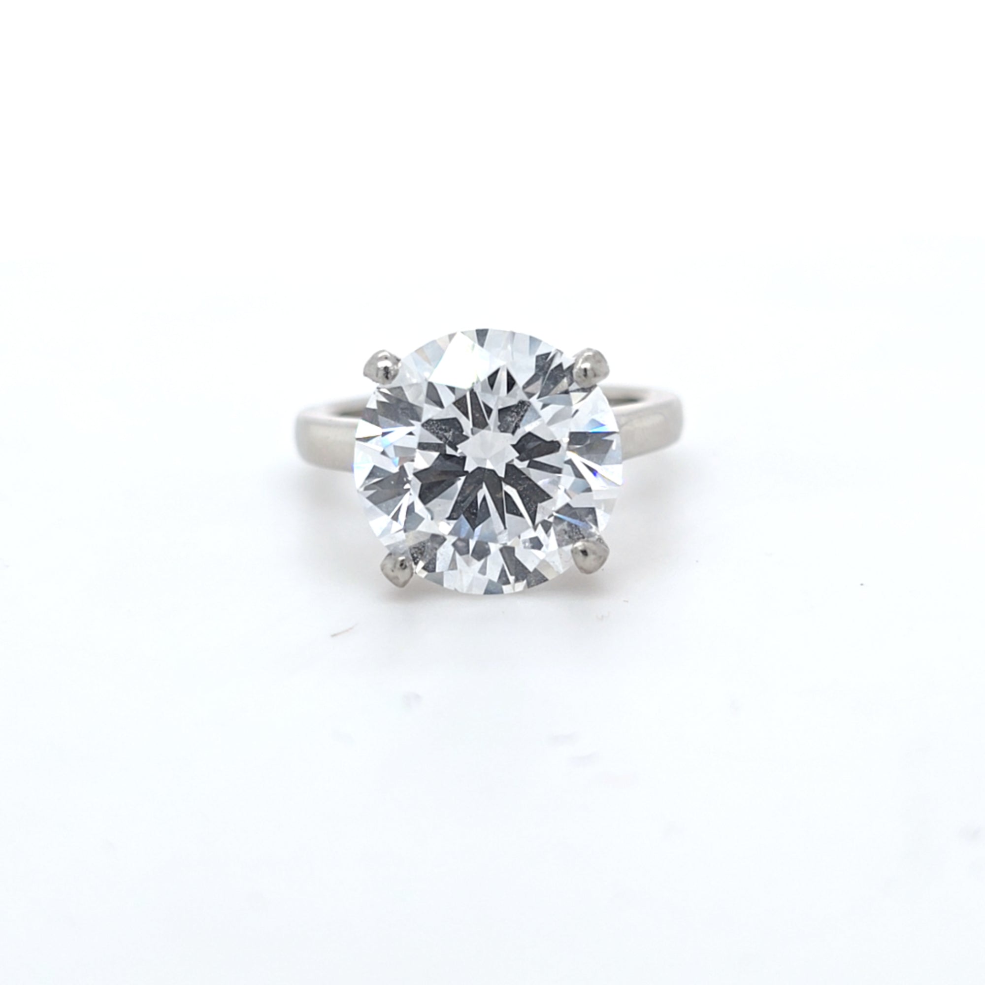 IGI 7.49ct E/VS1 LAB Diamond Solitaire set in Platinum
