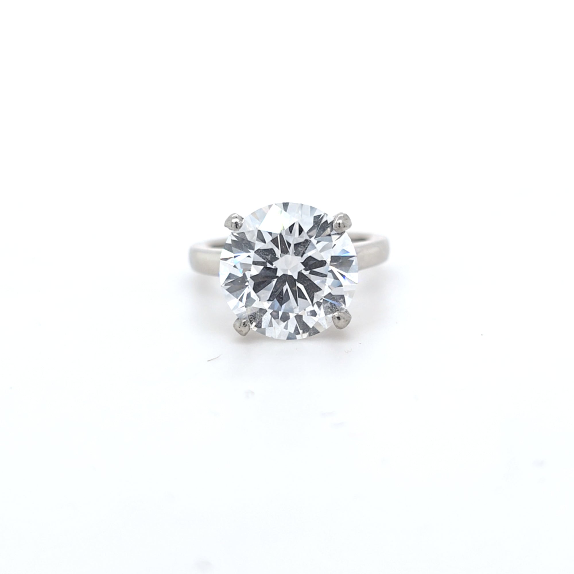 IGI 7.49ct E/VS1 LAB Diamond Solitaire set in Platinum