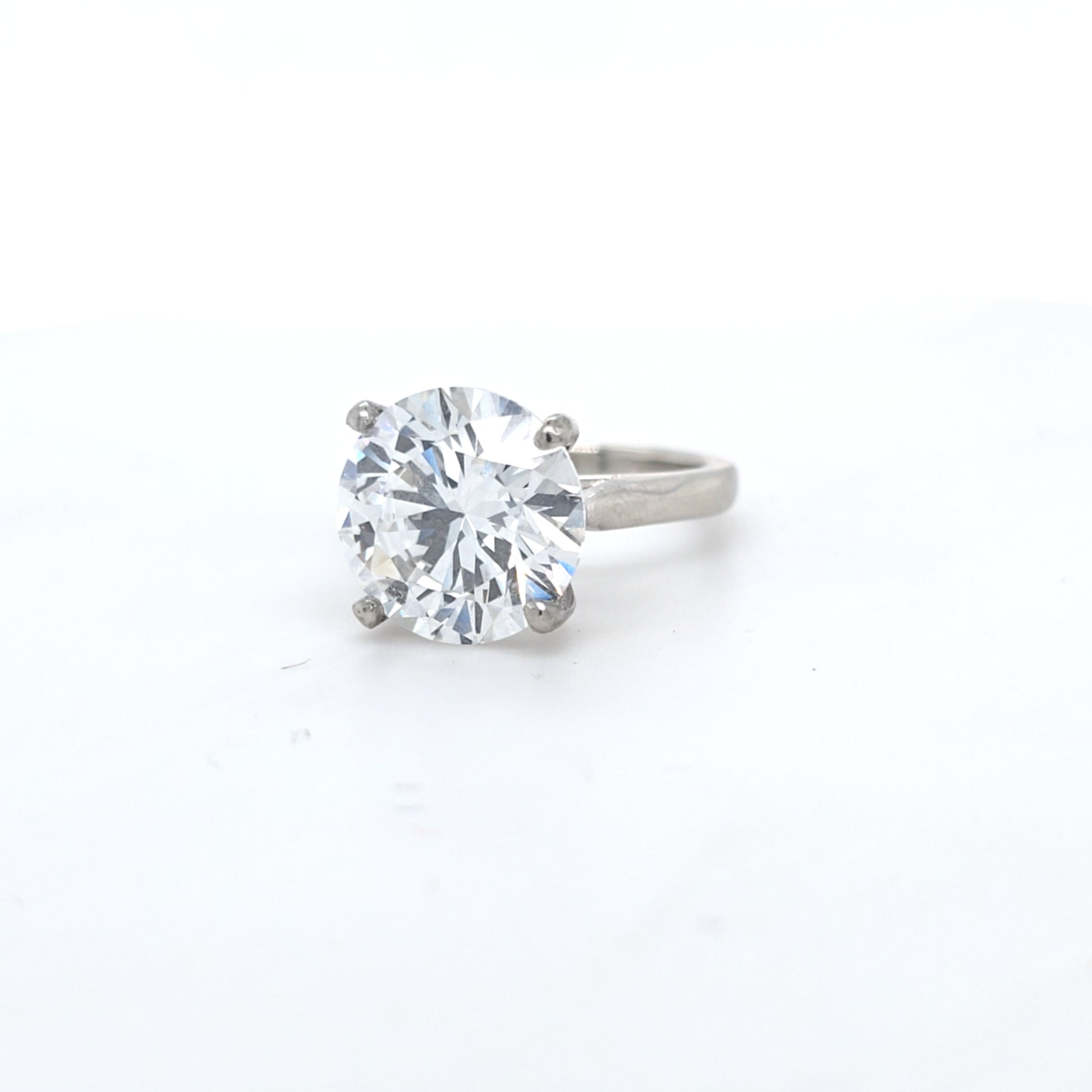 IGI 7.49ct E/VS1 LAB Diamond Solitaire set in Platinum