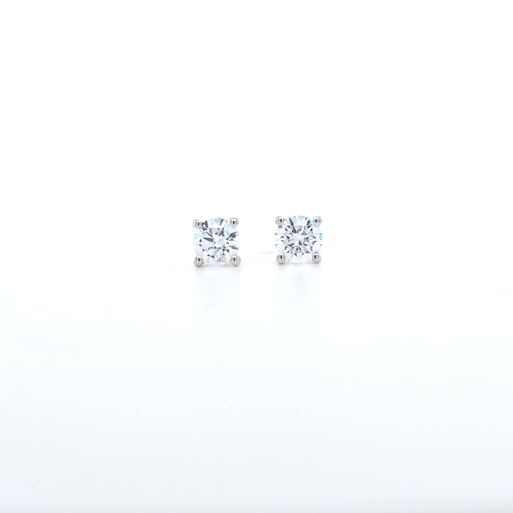 1.00ct F/VS LAB Diamond Stud Earrings Set In 9ct White Gold