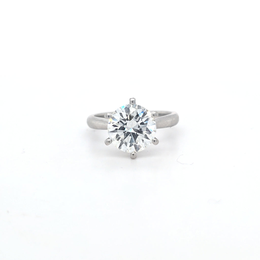 GIA 3.04ct I/SI1 Round Brilliant Cut Diamond Solitaire set in Platinum