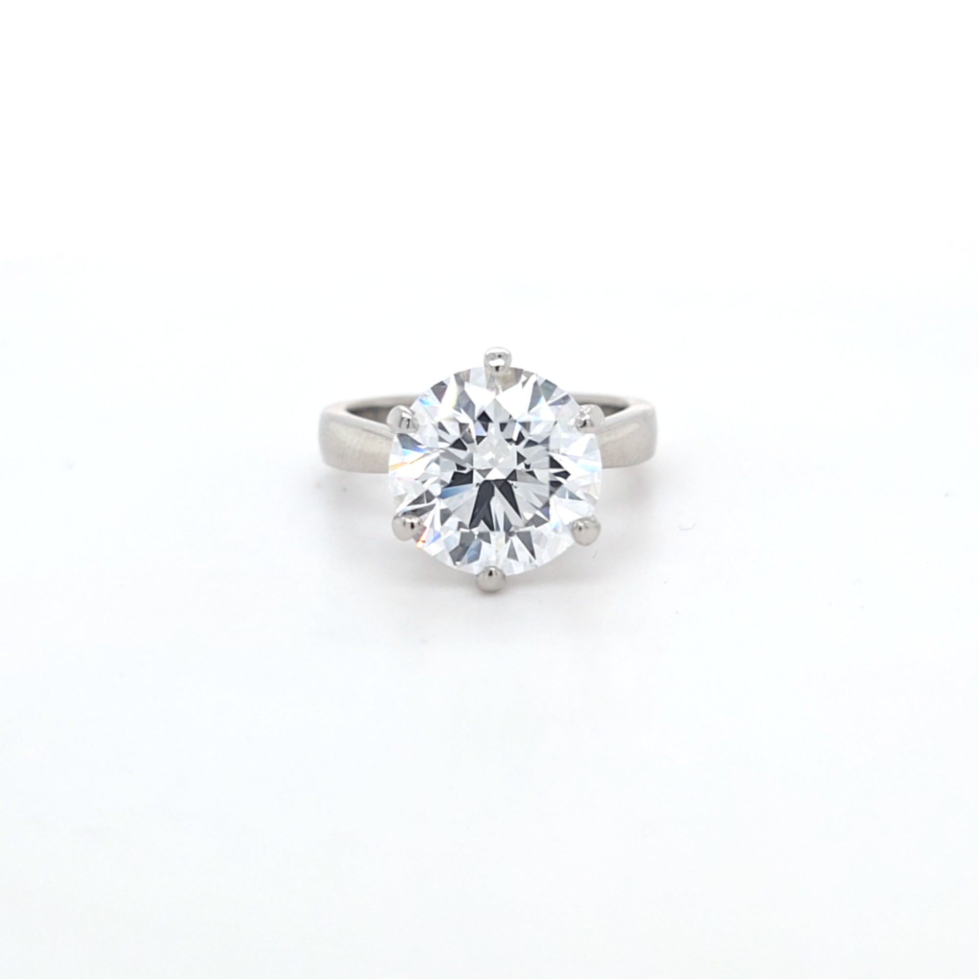 IGI 5.00ct E/VS2 LAB Diamond Solitaire set in Platinum