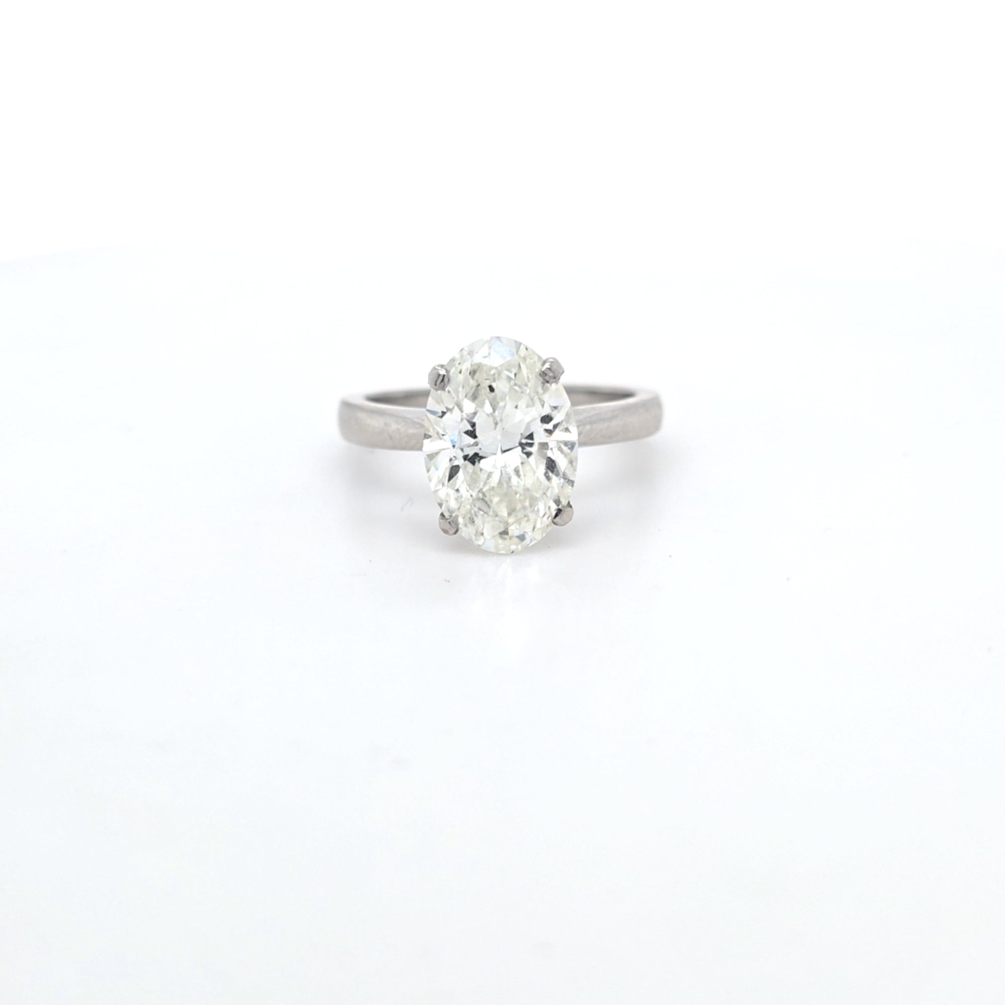 GIA 4.00ct I/SI2 Diamond Solitaire set in Platinum