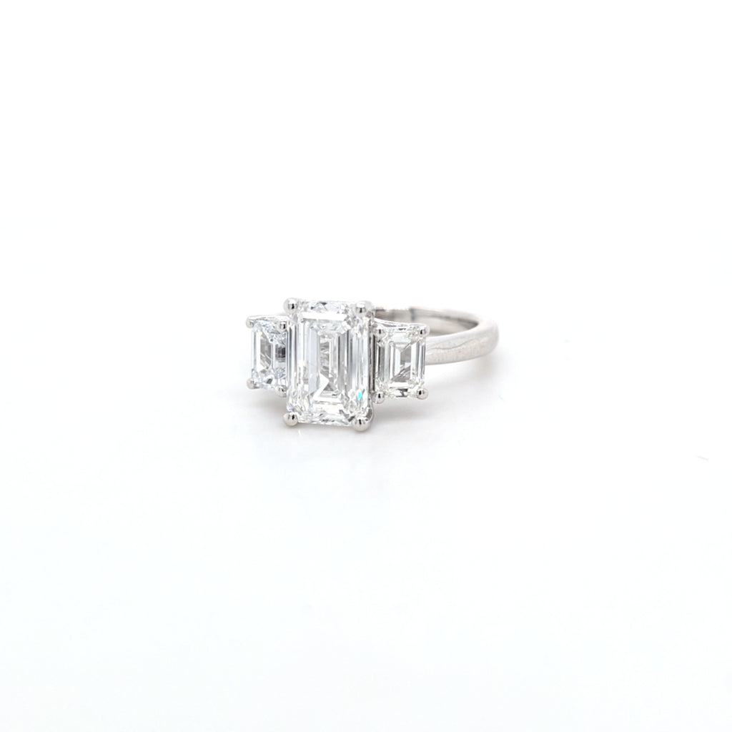 IGI 2.54ct D/VS1 Emerald Cut LAB Diamond Solitaire 3 Stone Ring Set in Platinum