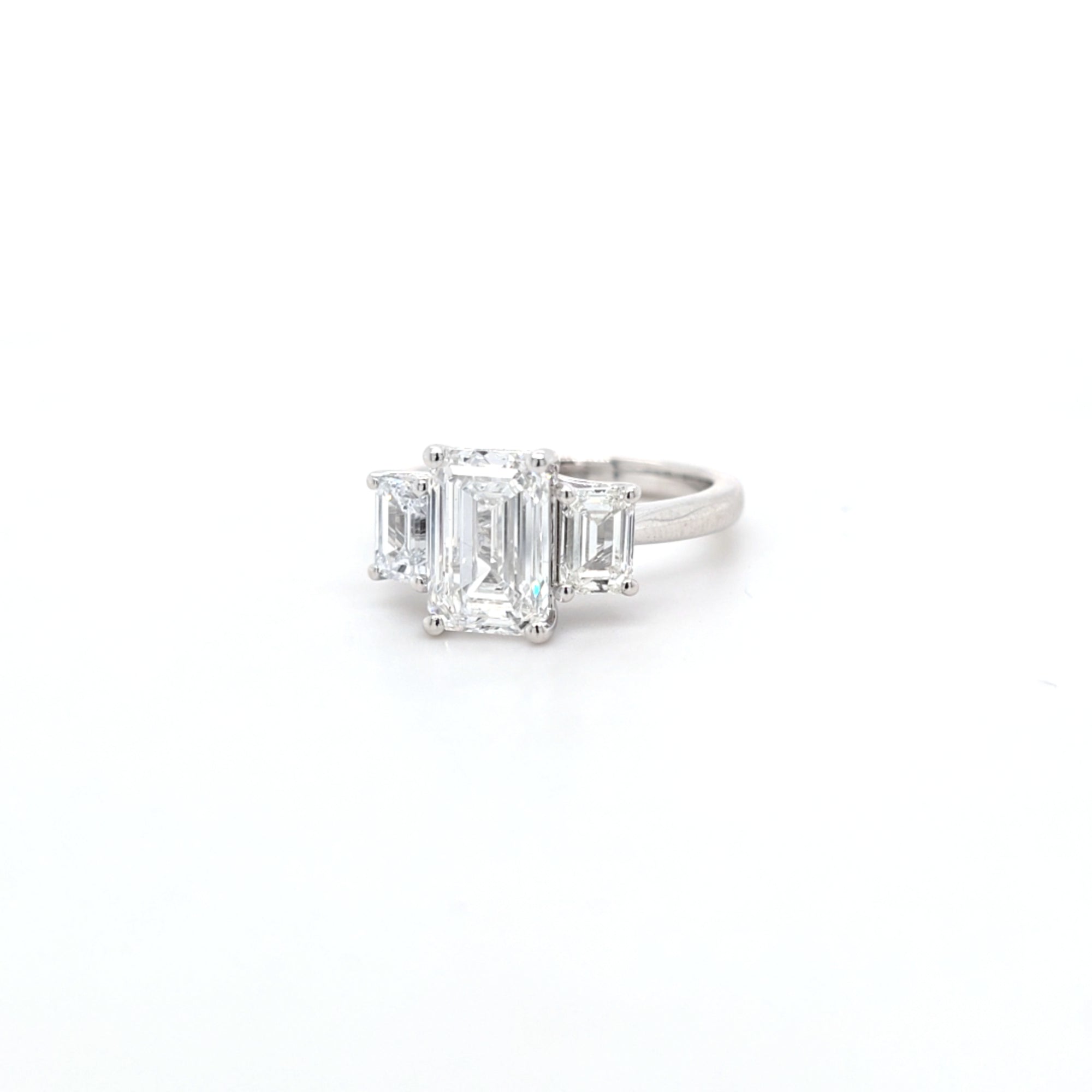 IGI 2.54ct D/VS1 Emerald Cut LAB Diamond Solitaire 3 Stone Ring Set in Platinum