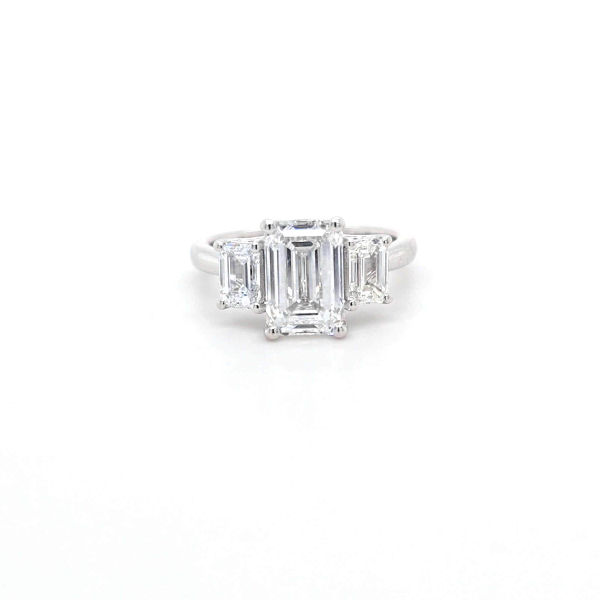 IGI 2.54ct D/VS1 Emerald Cut LAB Diamond Solitaire 3 Stone Ring Set in Platinum