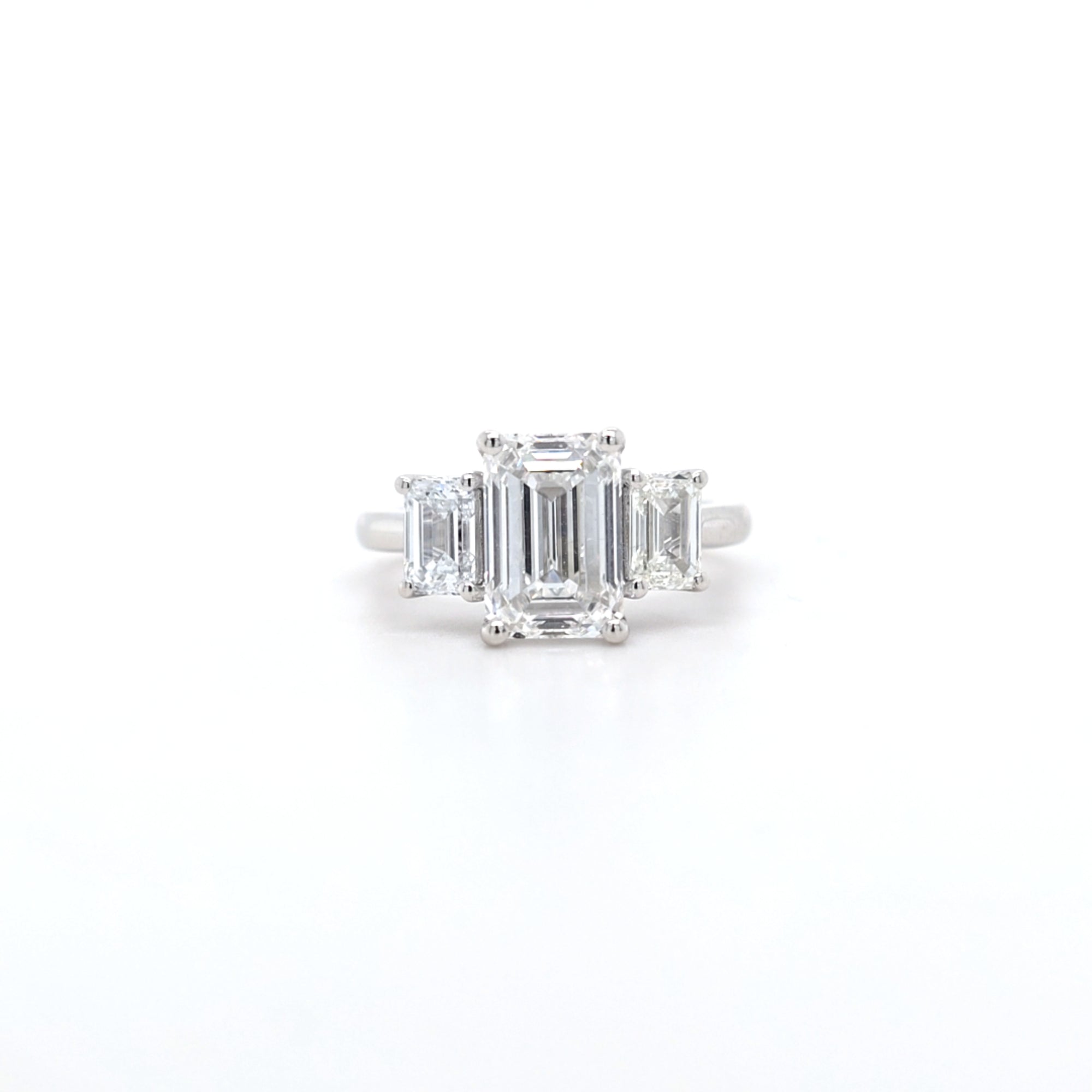 IGI 2.54ct D/VS1 Emerald Cut LAB Diamond Solitaire 3 Stone Ring Set in Platinum