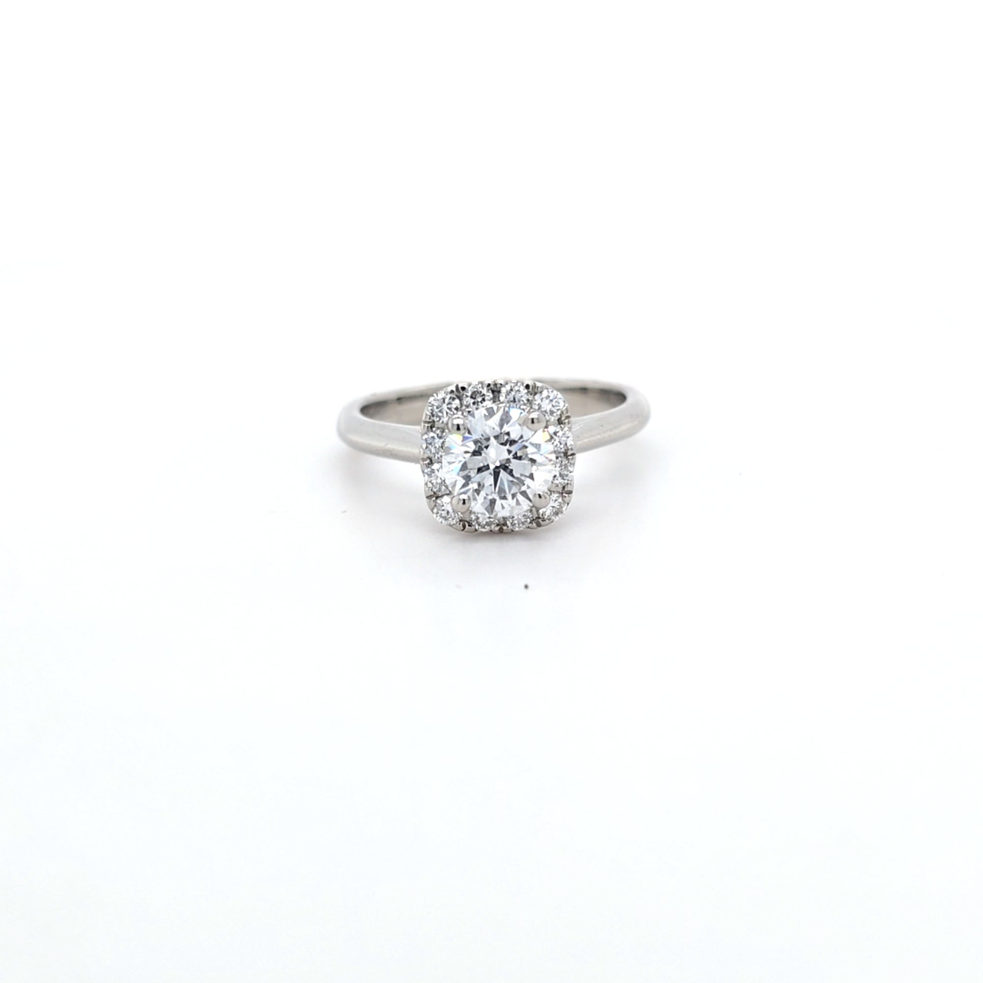 1.05ct D/VS2 LAB Diamond Halo Ring set in Platinum