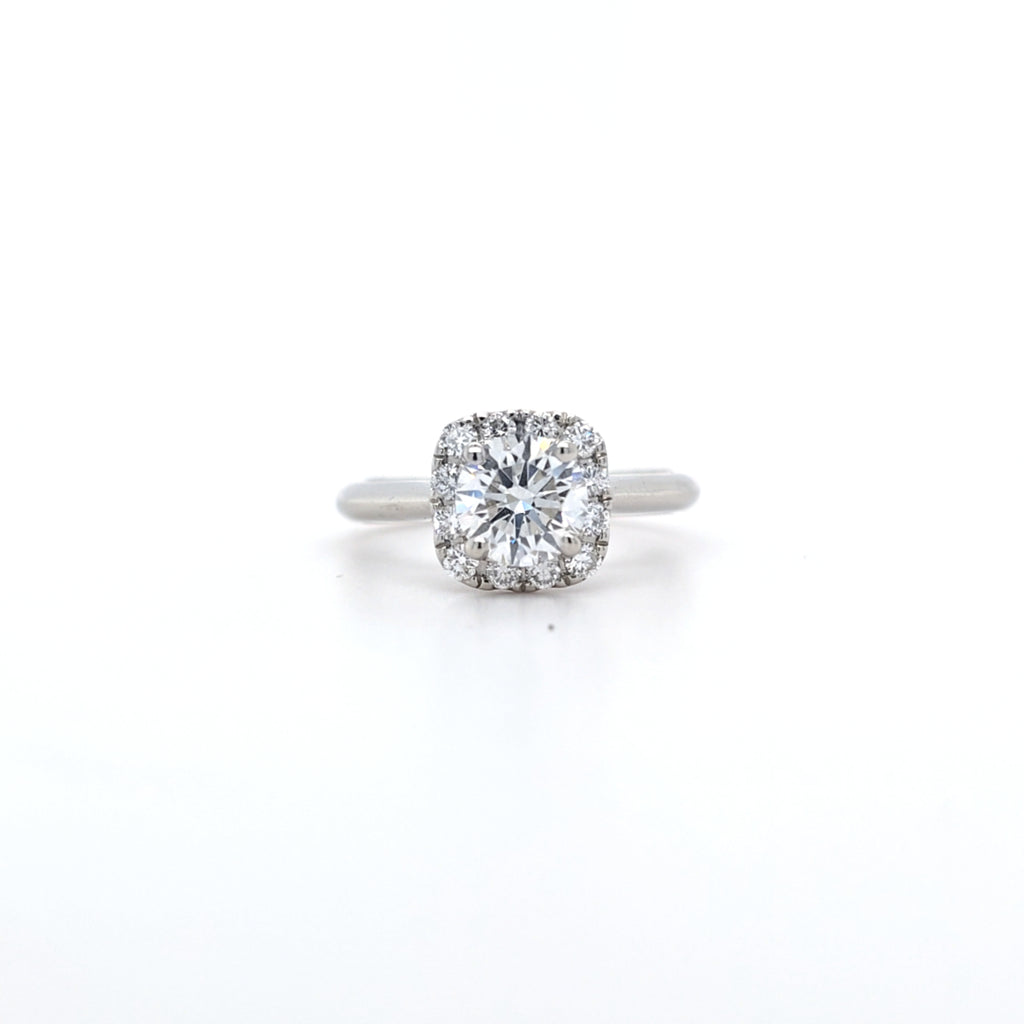 1.05ct D/VS2 LAB Diamond Halo Ring set in Platinum