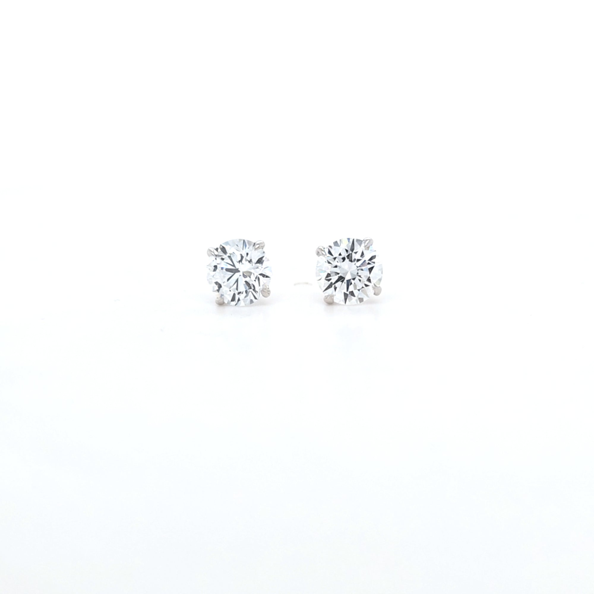 2.00ct F/VS LAB Diamond Stud Earrings Set In White Gold