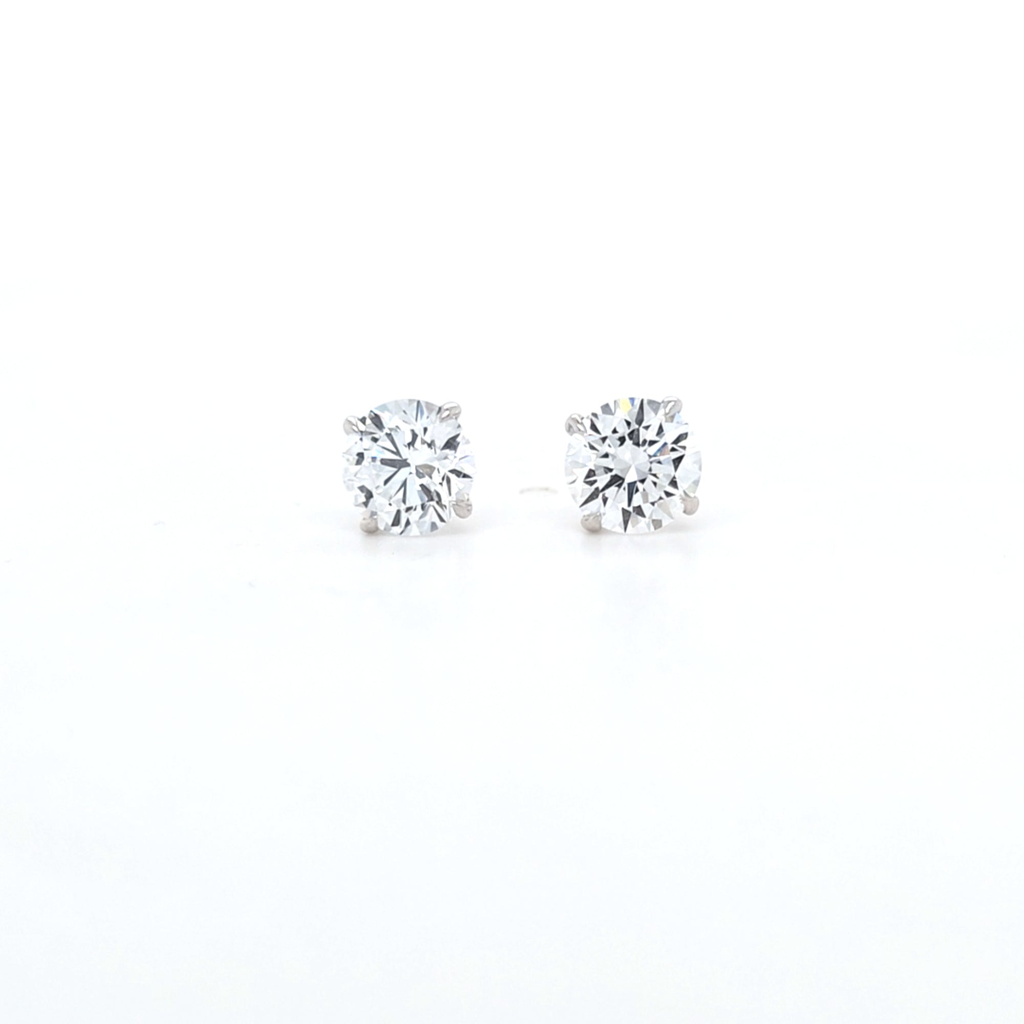 2.00ct F/VS LAB Diamond Stud Earrings Set In White Gold