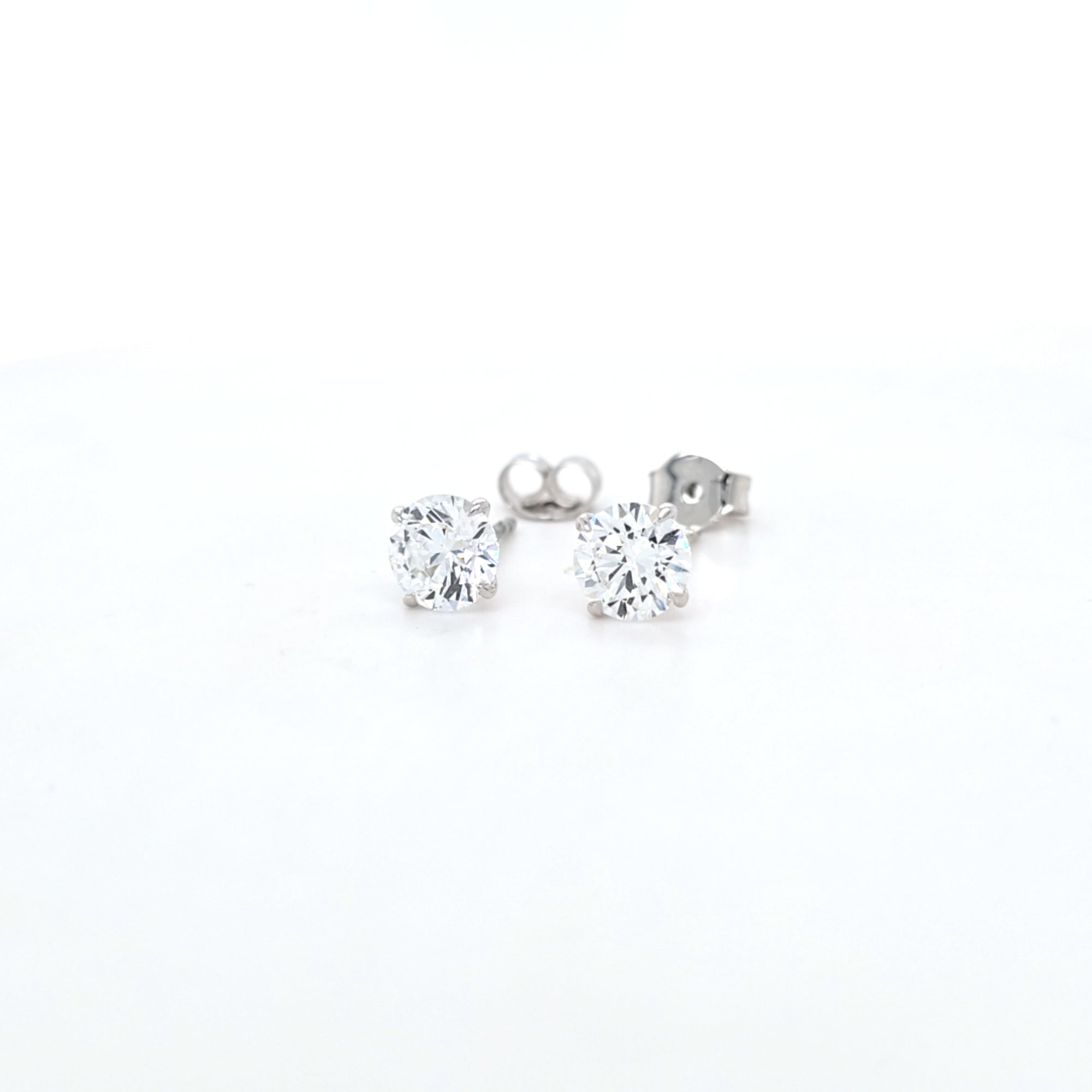 2.00ct F/VS LAB Diamond Stud Earrings Set In White Gold