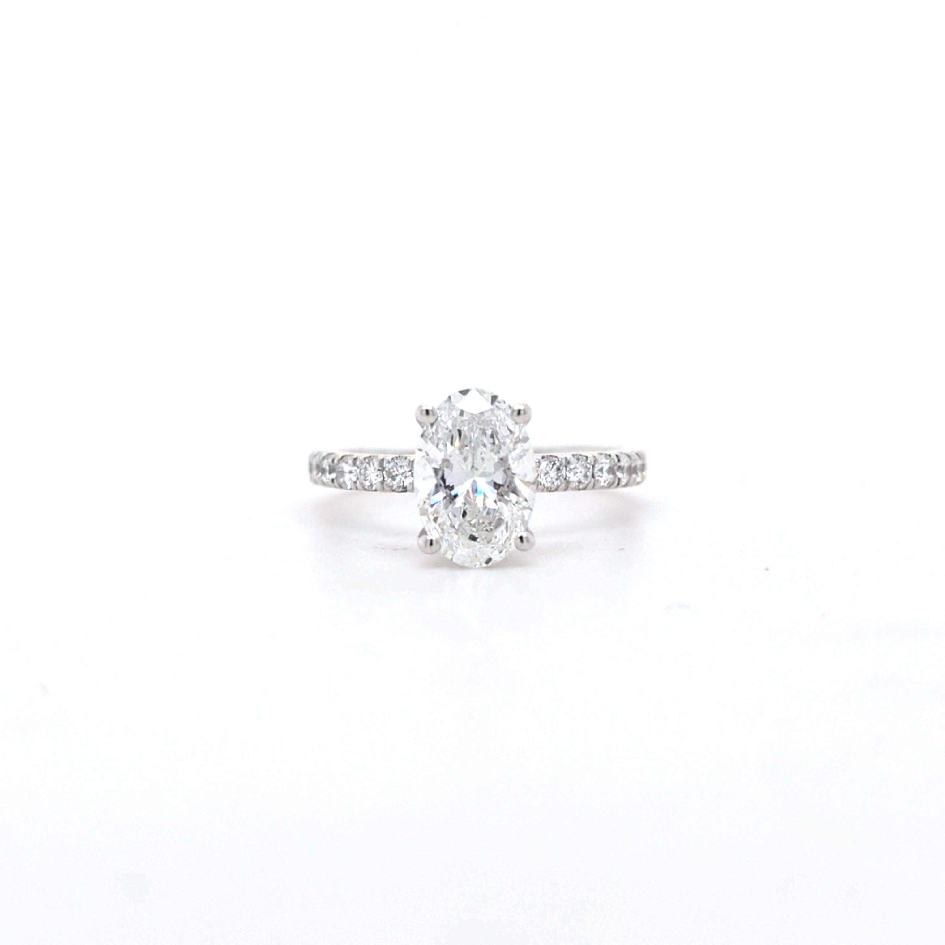 IGI 1.58ct D/VS2 Oval Shape LAB Diamond Ring with Diamond Shoulders set in Platinum - Montpellier Jewellers