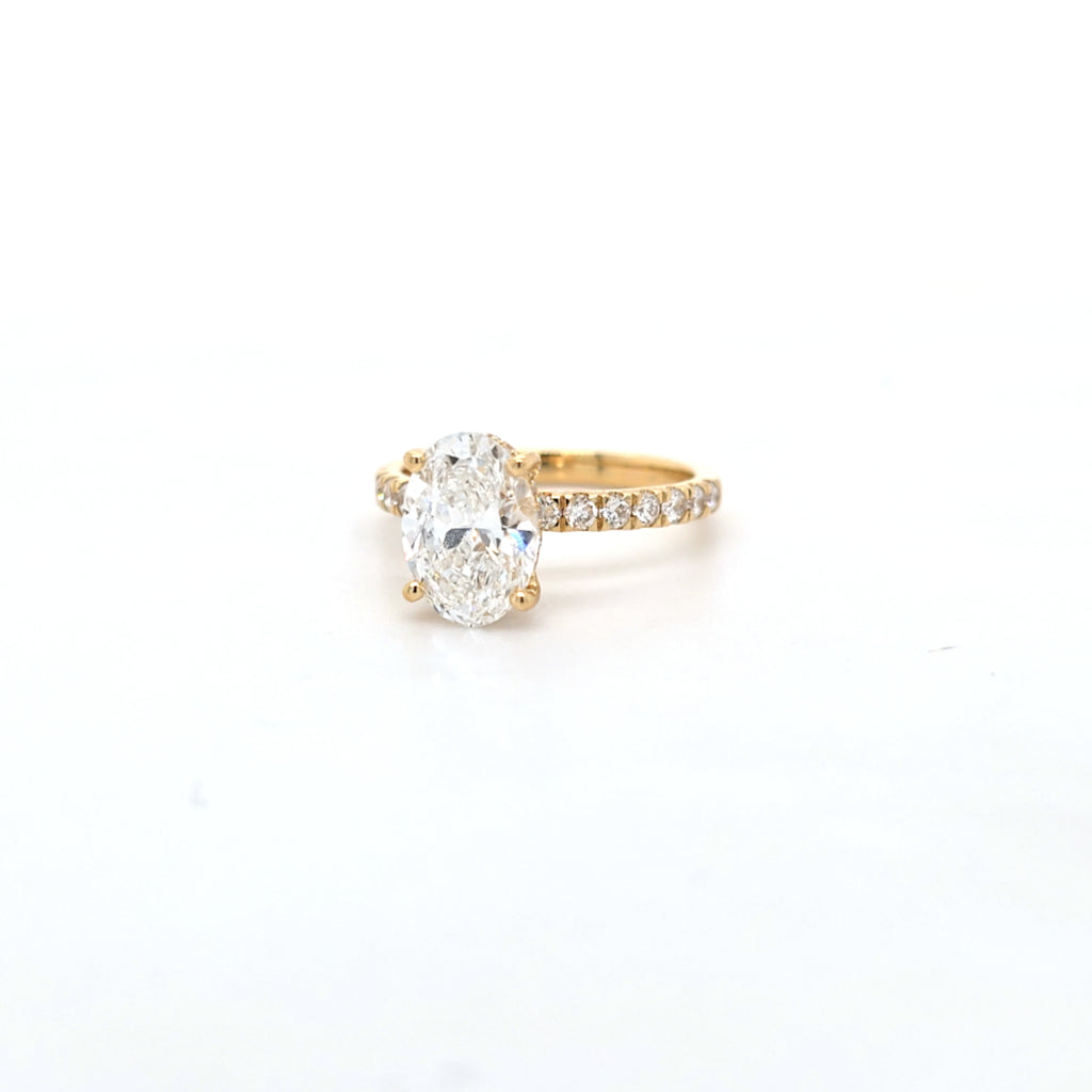 IGI 2.00ct D/VS2 Oval Shape LAB Diamond Ring with Diamond Shoulders set in 18ct Yellow Gold - Montpellier Jewellers