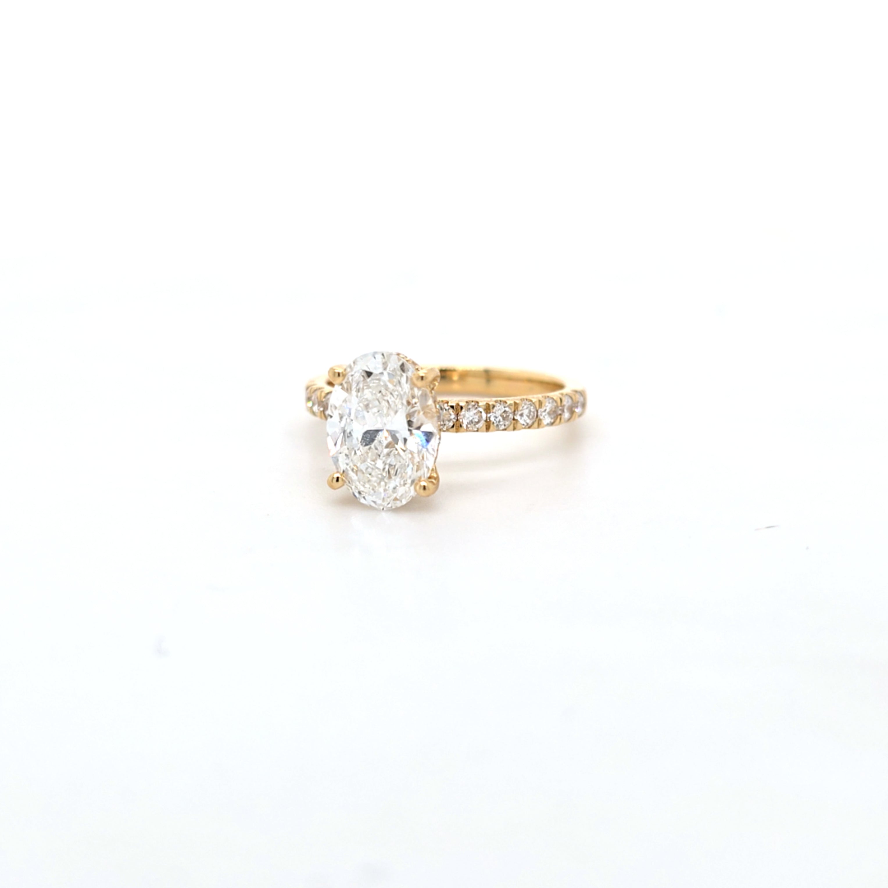 IGI 2.00ct D/VS2 Oval Shape LAB Diamond Ring with Diamond Shoulders set in 18ct Yellow Gold - Montpellier Jewellers
