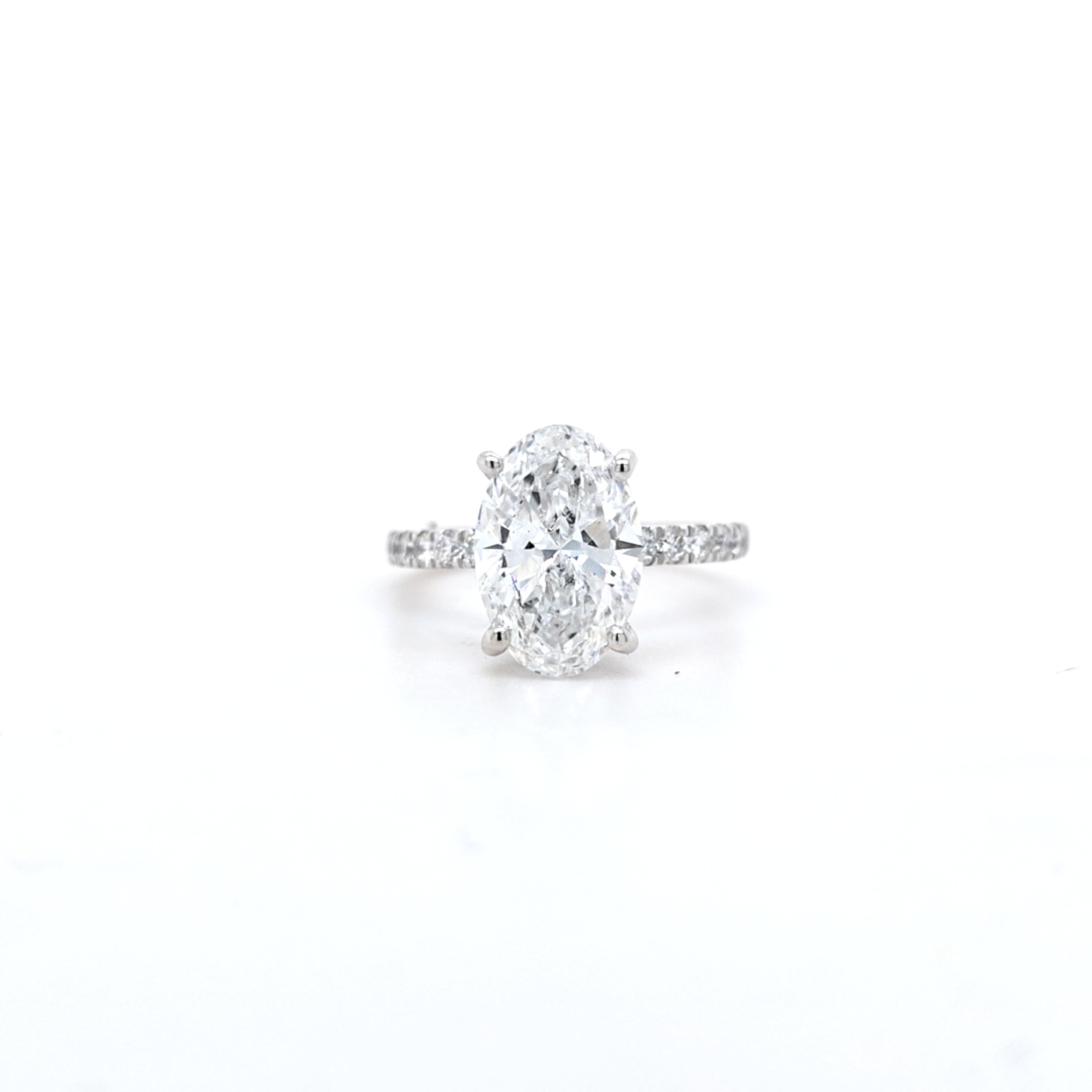 IGI 3.00ct D/VS2 Oval Shape LAB Diamond Ring with Diamond Shoulders set in Platinum - Montpellier Jewellers