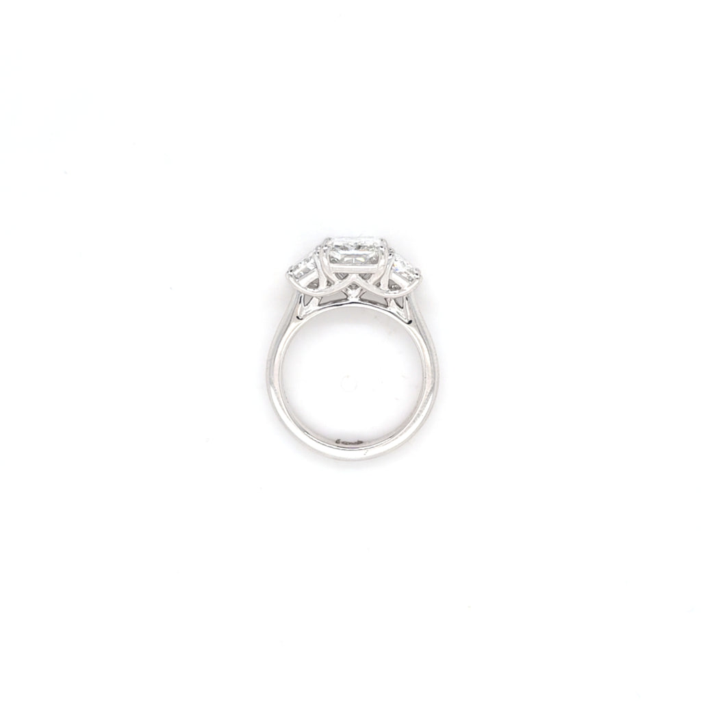 IGI 3.07ct D/VS1 Radiant Cut LAB Diamond Solitaire Ring with Trapezoid Side Stones Set in Platinum - Montpellier Jewellers