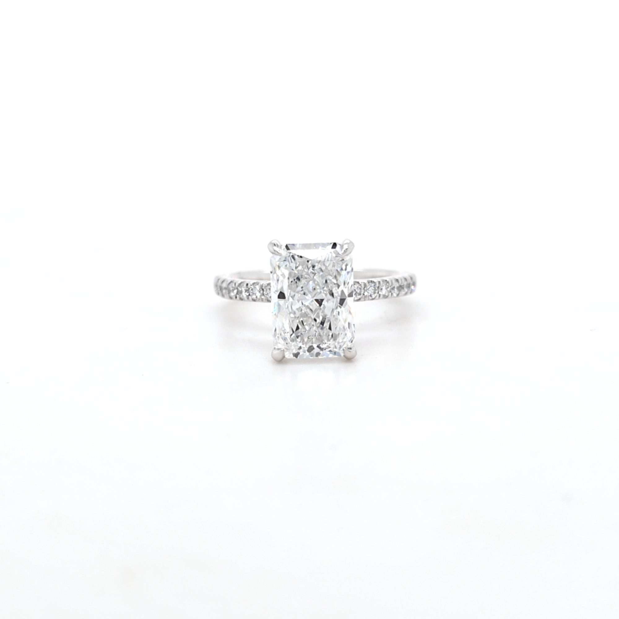 IGI 3.02ct D/VS1 Radiant Cut LAB Diamond Solitaire set in Platinum with Diamond Shoulders - Montpellier Jewellers