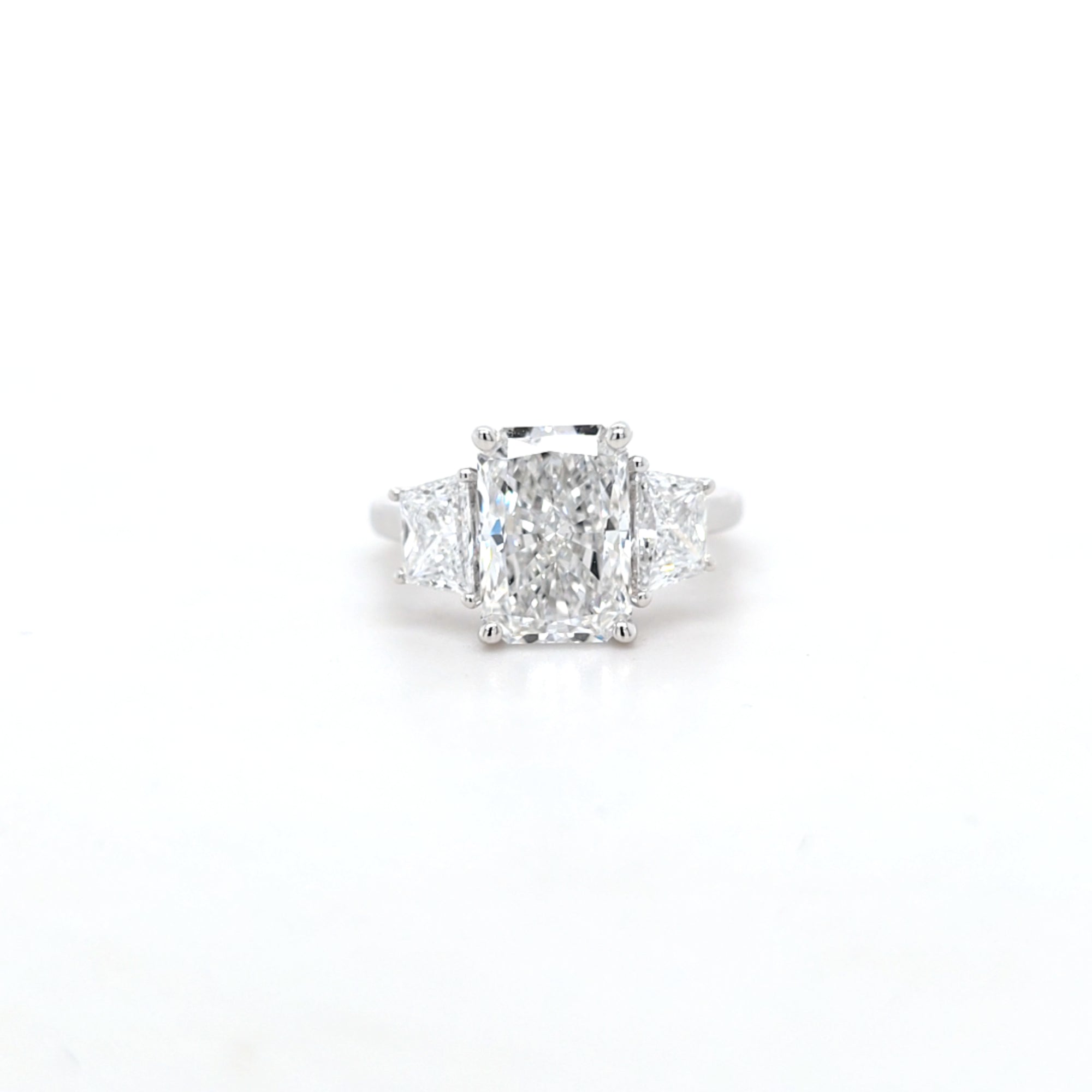 IGI 3.00ct D/VS2 Radiant Cut LAB Diamond Ring with Trapezoid Side Stones Set in Platinum - Montpellier Jewellers