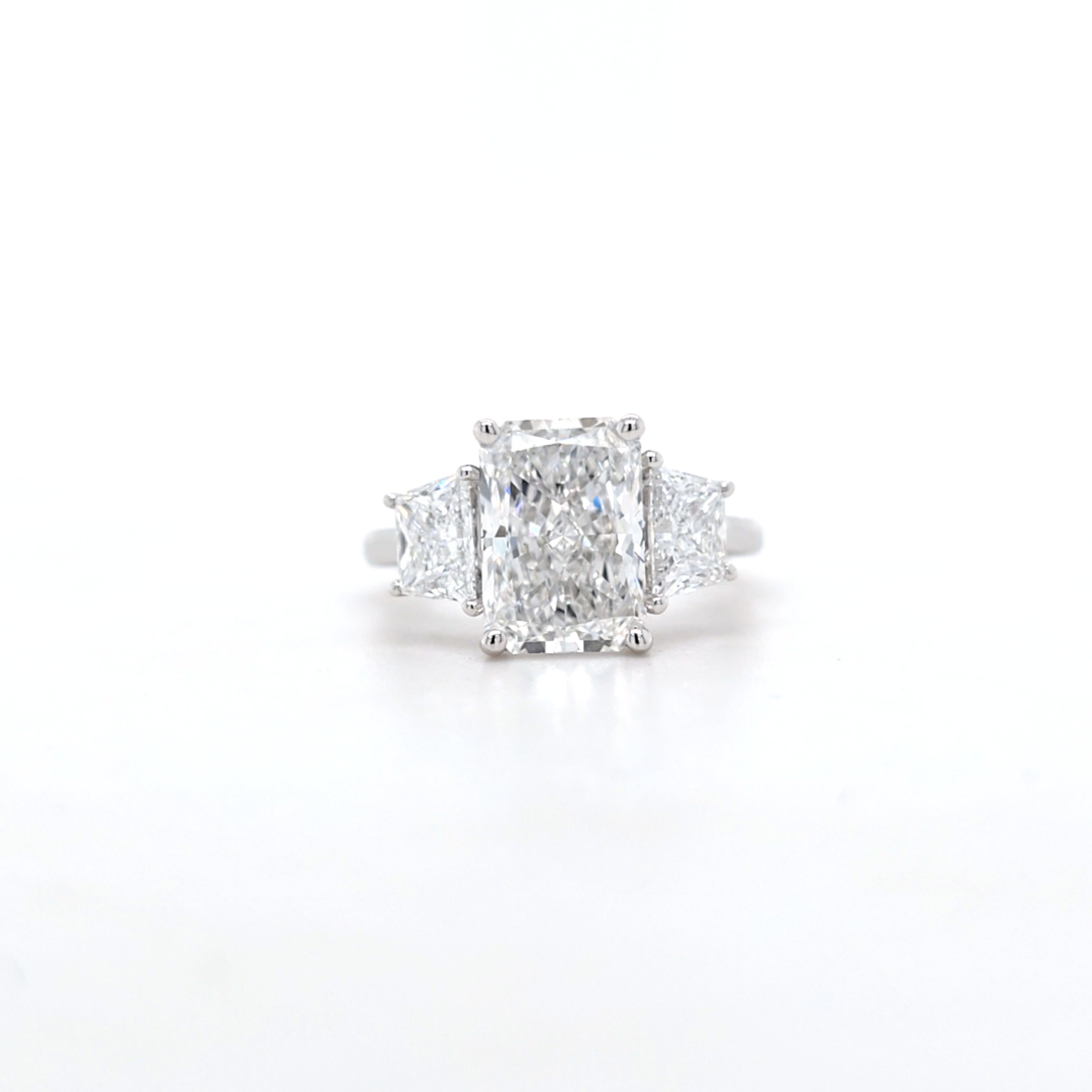 IGI 3.00ct D/VS2 Radiant Cut LAB Diamond Ring with Trapezoid Side Stones Set in Platinum - Montpellier Jewellers
