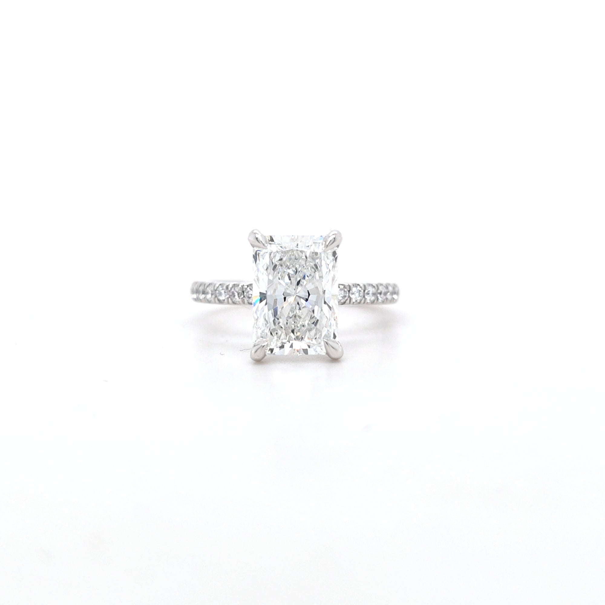 IGI 3.02ct D/VS1 Radiant Cut LAB Diamond Solitaire set in Platinum with Diamond Shoulders - Montpellier Jewellers