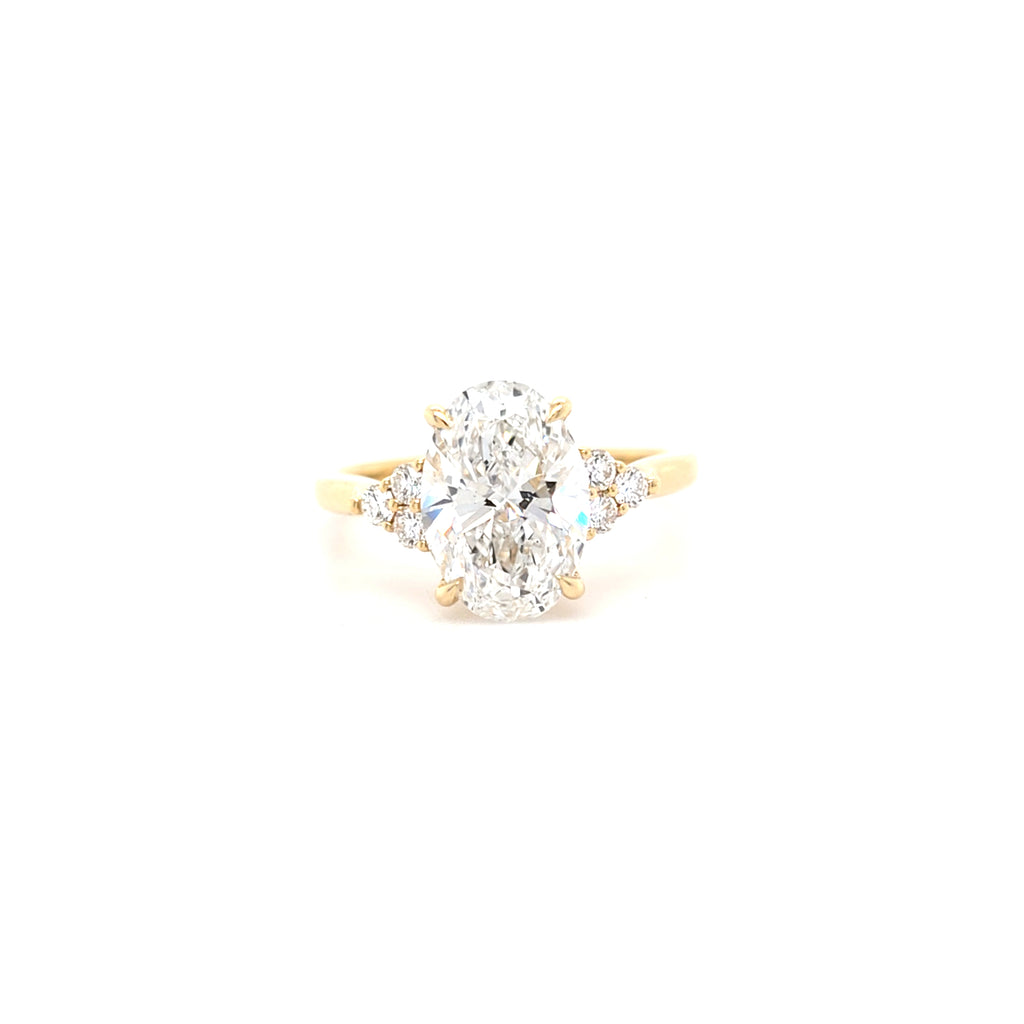 IGI 2.50ct D/VS2 Oval Cut LAB Diamond Ring with Trefoil Diamond Shoulders Set in 18ct Yellow Gold
