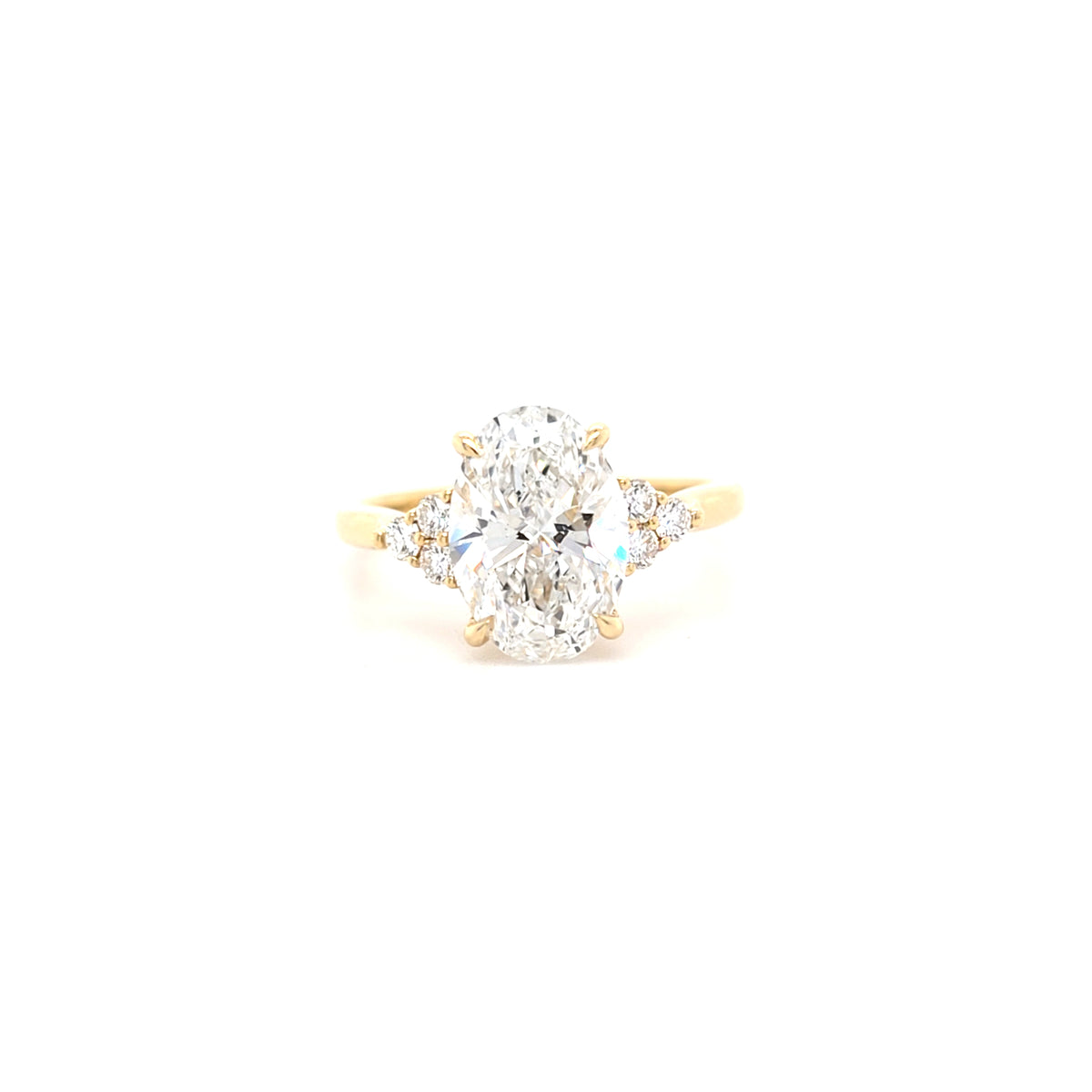 IGI 2.50ct D/VS2 Oval Cut LAB Diamond Ring with Trefoil Diamond Shoulders Set in 18ct Yellow Gold