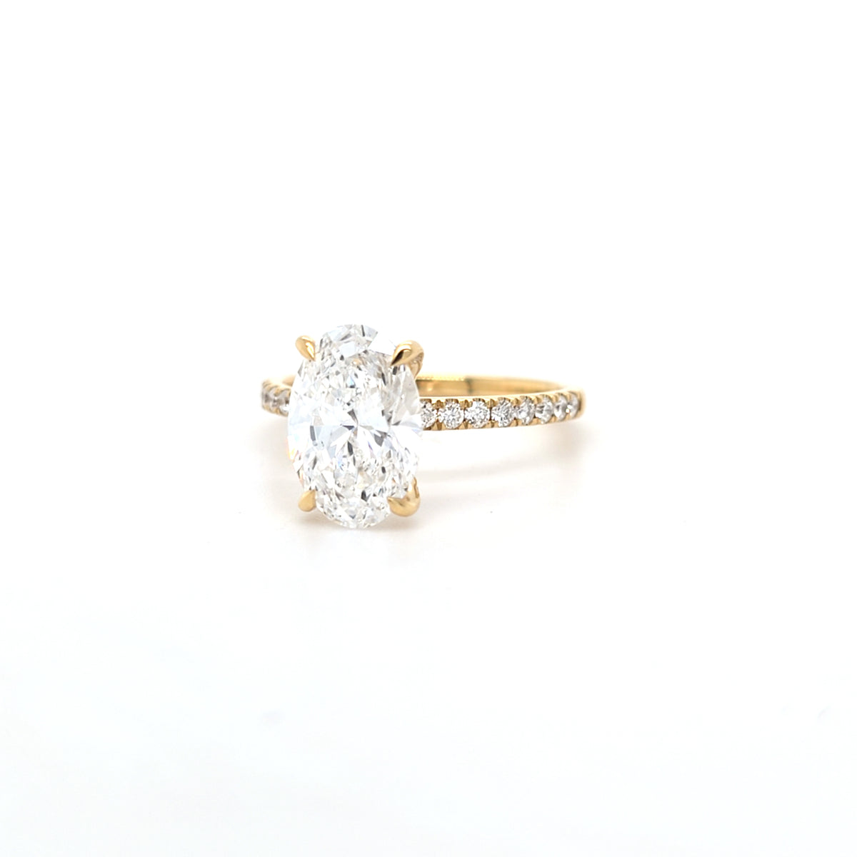 IGI 2.53ct D/VS1 Oval Cut LAB Diamond Ring with Diamond Shoulders & Diamond Set Claws Set in 18ct Yellow Gold