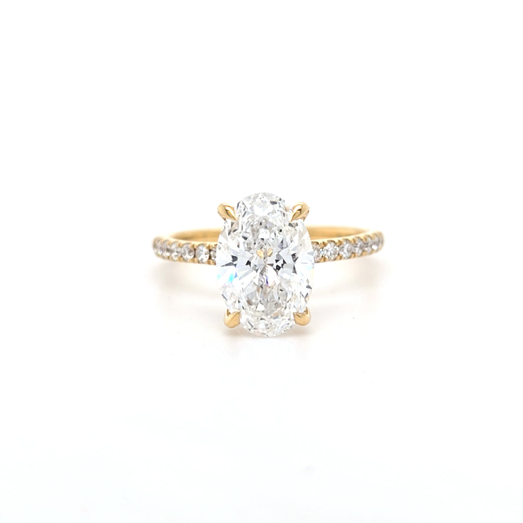 IGI 2.53ct D/VS1 Oval Cut LAB Diamond Ring with Diamond Shoulders & Diamond Set Claws Set in 18ct Yellow Gold