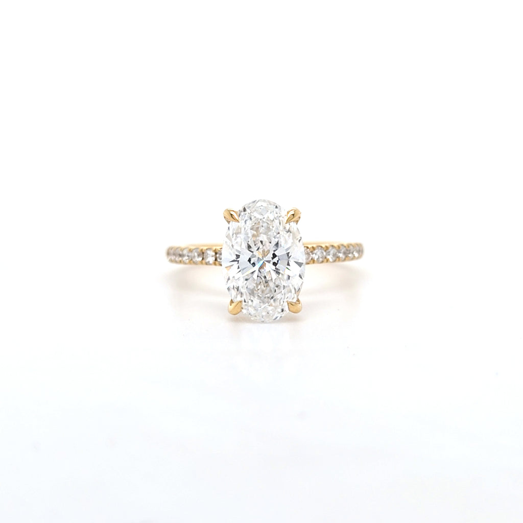 IGI 2.53ct D/VS1 Oval Cut LAB Diamond Ring with Diamond Shoulders & Diamond Set Claws Set in 18ct Yellow Gold