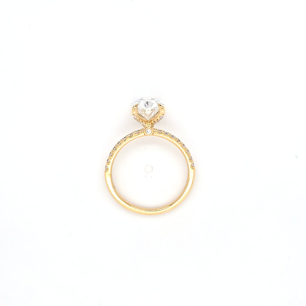 IGI 2.53ct D/VS1 Oval Cut LAB Diamond Ring with Diamond Shoulders & Diamond Set Claws Set in 18ct Yellow Gold