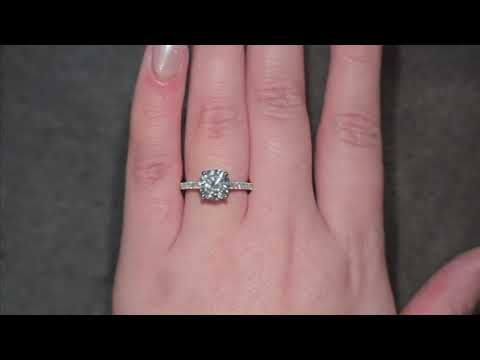 2.00ct D/VS2 LAB Diamond Ring with Diamond Shoulders set in Platinum