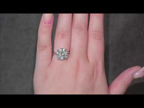 6.01ct H/I1 Round Brilliant Cut Diamond Solitaire set in Platinum